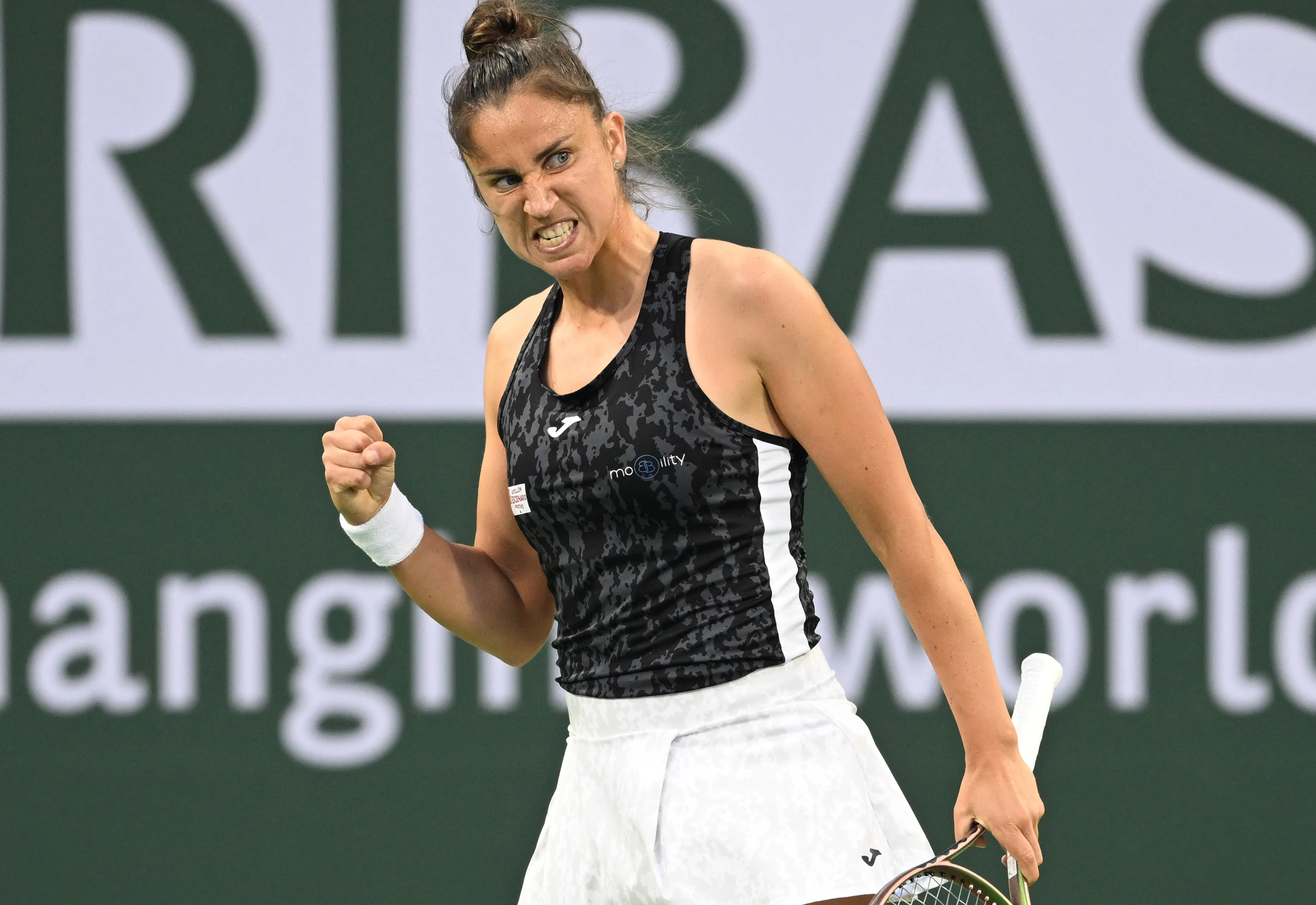 Sara Sorribes se carga a la china Xinyu Wang en el Torneo de Hong Kong y se mete en cuartos de final