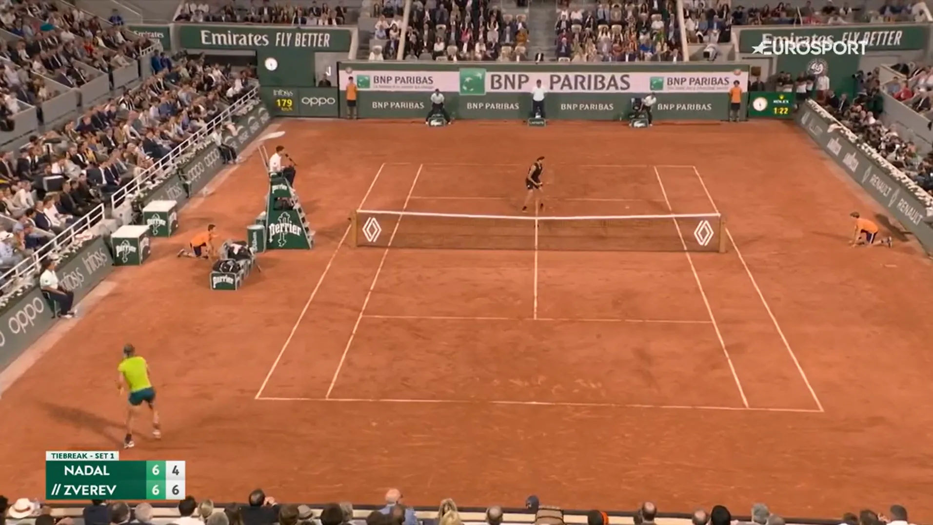 (VIDEO) Nadal produces outrageous winner that 'seemed impossible' against Zverev at French Open