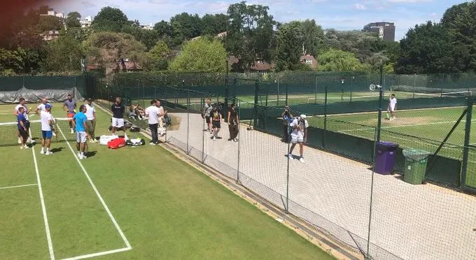 (VIDEO) Djokovic and Kyrgios cross paths pre-Wimbledon final after practice: "It took you five years to say something nice about me"