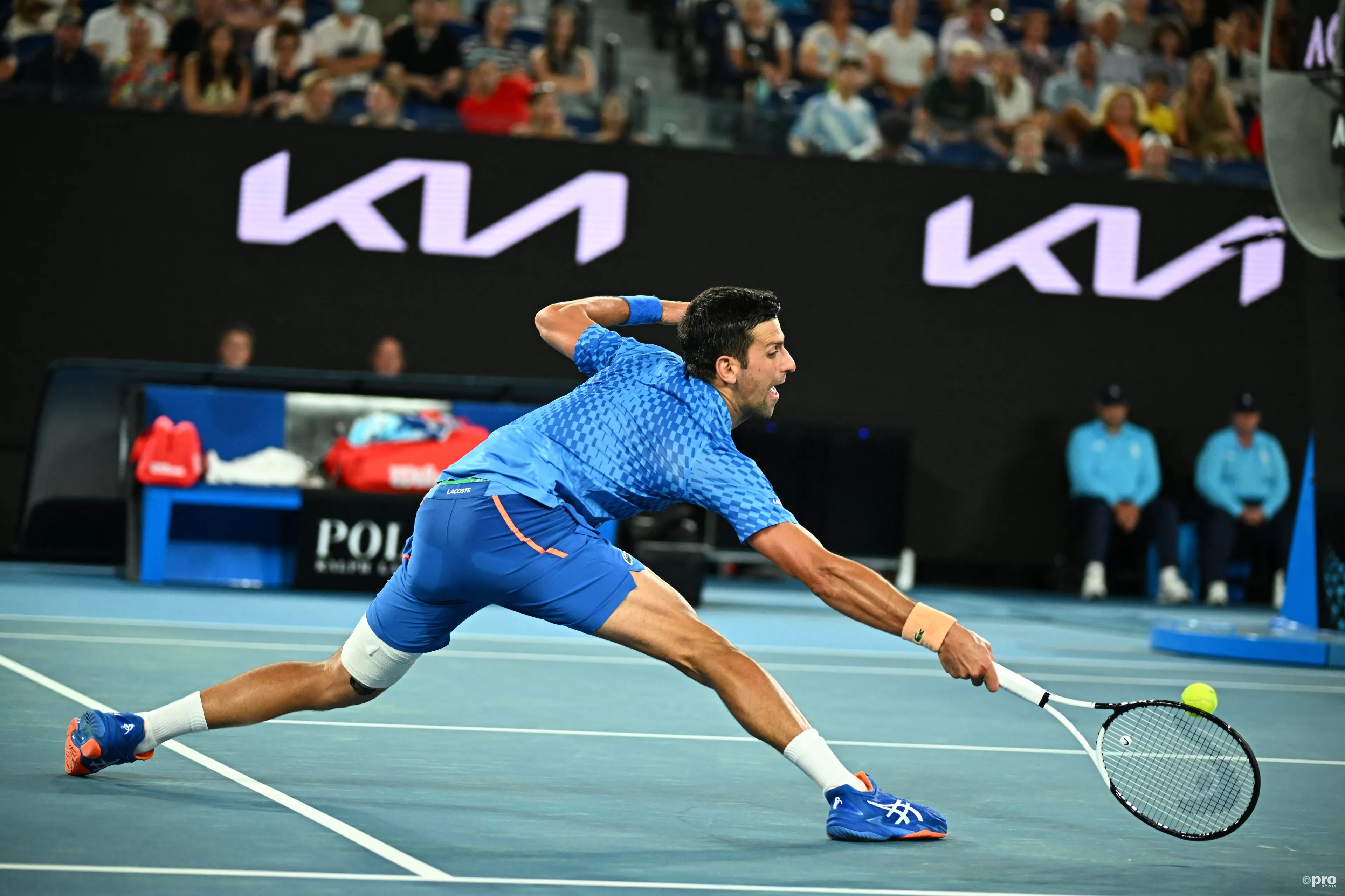 Wilander left worried by Djokovic battling through Australian Open with obvious injury: "He’ll play on one leg if he has to"