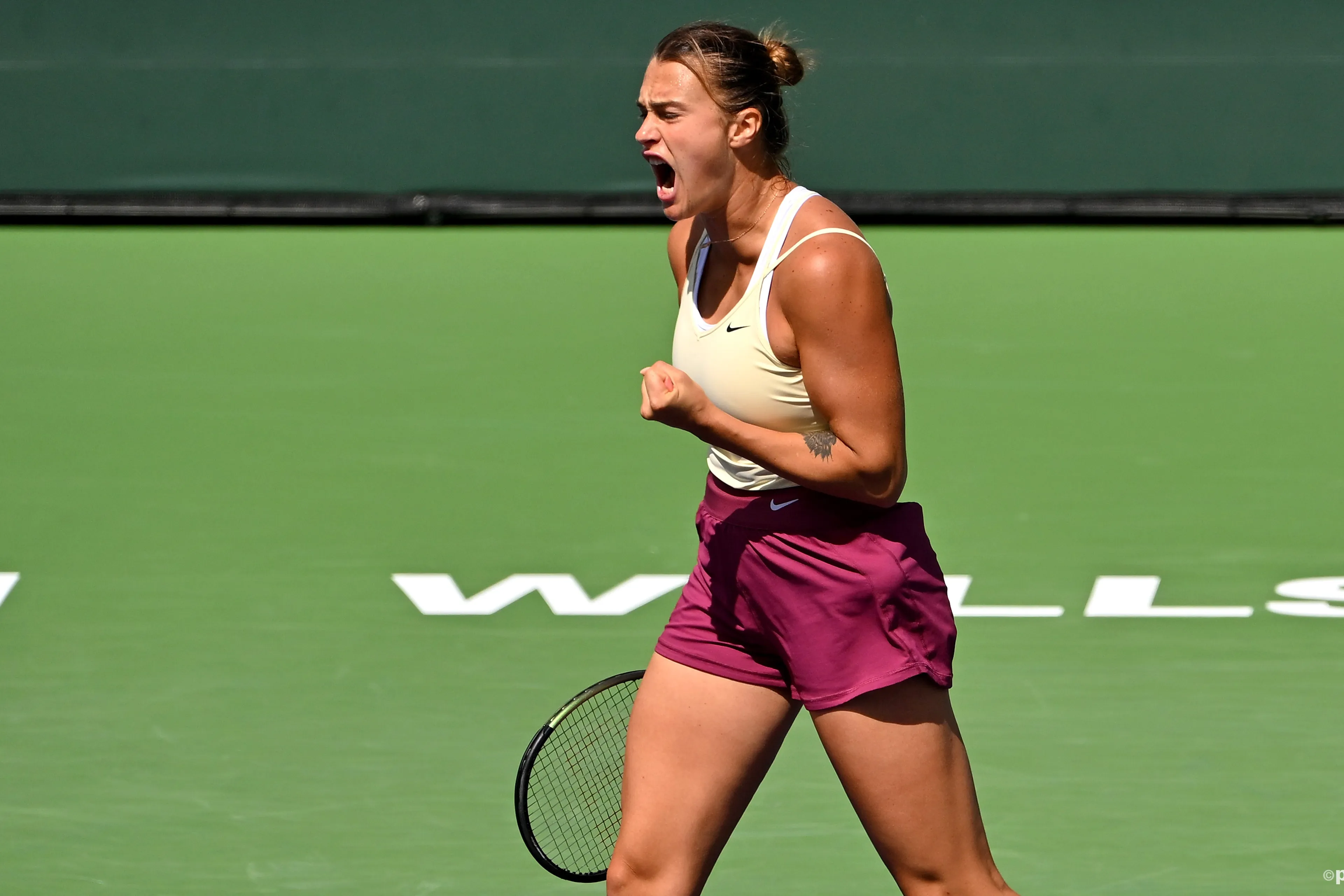 Sabalenka easily defeated Sakkari and became the first finalist of the 2023 Indian Wells tournament.