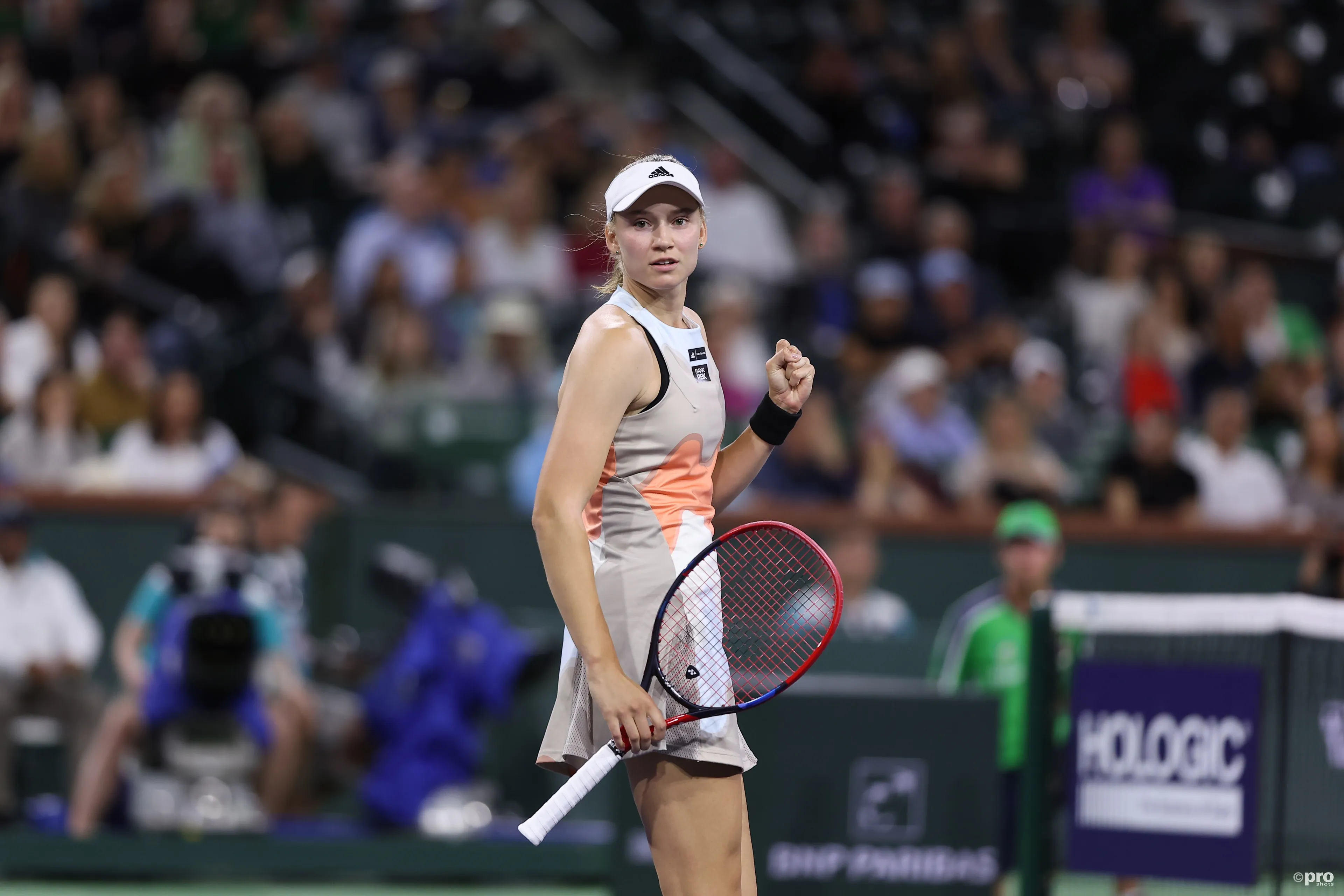 Elena Rybakina tumba a Martina Trevisan y pasa a semifinales del Miami Open