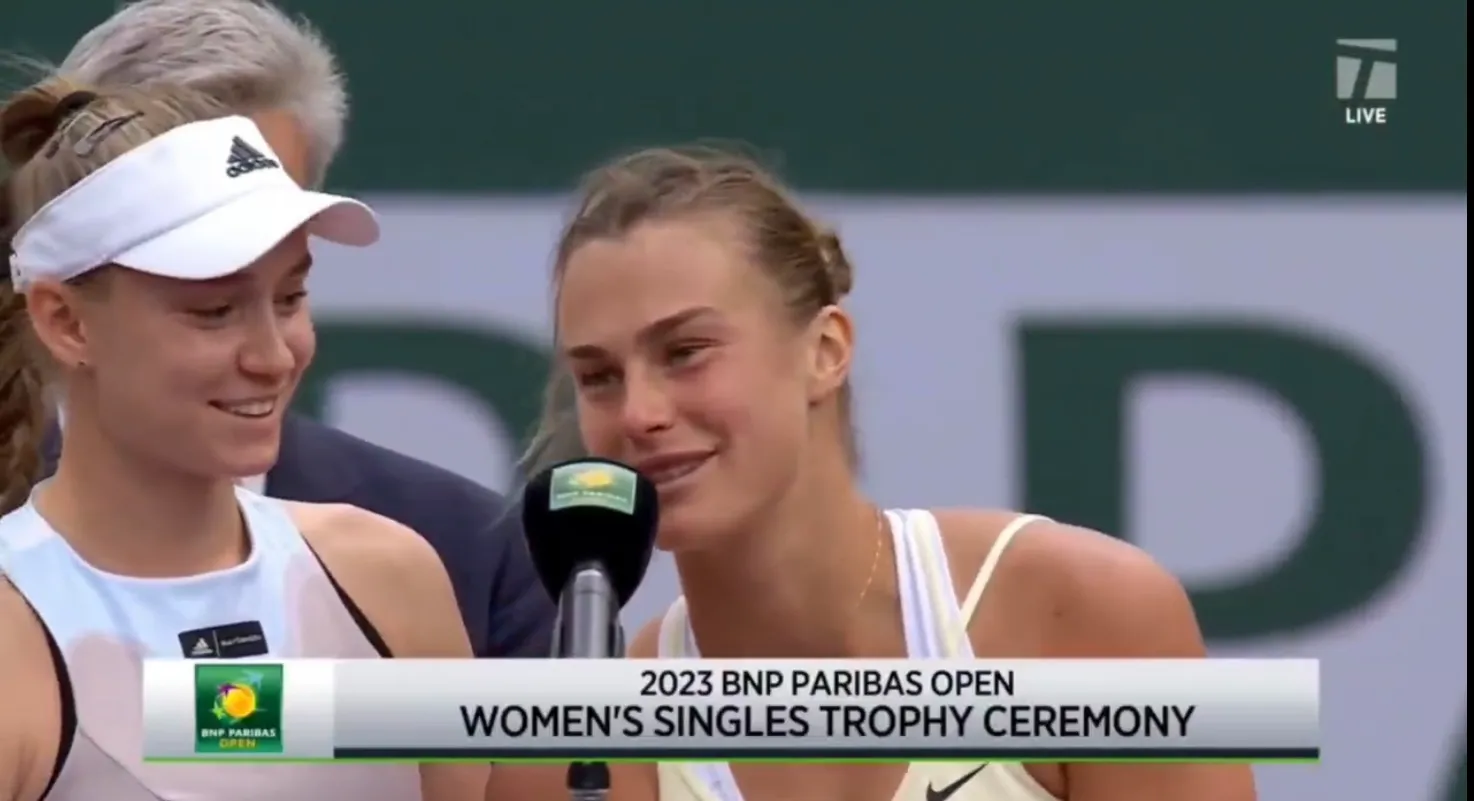VÍDEO - Rybakina y Sabalenka tienen un hilarante intercambio tras la final de Indian Wells