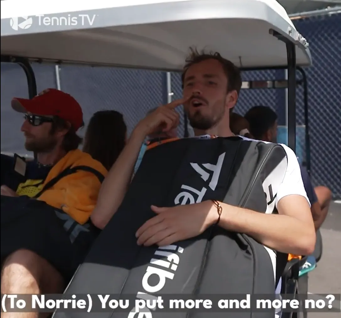 (VIDEO) Medvedev questions Norrie's sun-screen routine in hilarious exchange: "You put more and more no?"