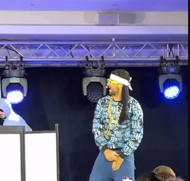(VIDEO) Novak Djokovic kommt als Snoop Dogg verkleidet zur Monte-Carlo Masters Players Party