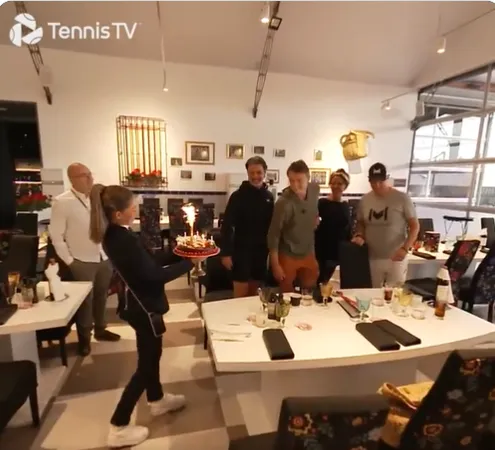(VIDEO) Rune receives extravagent cake as he celebrates 20th birthday at Madrid Open