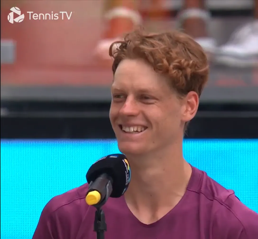 (VIDEO) "Now clay season starts, let's see how you do there": Sinner pokes fun at Medvedev during Miami Open ceremony