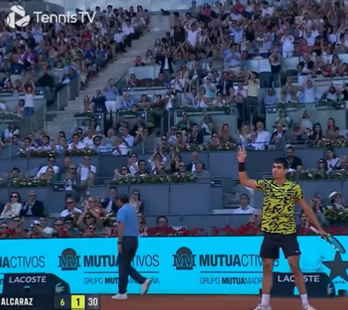 (VIDEO) Daylight robbery as Alcaraz snatches certain Khachanov point at Madrid Open