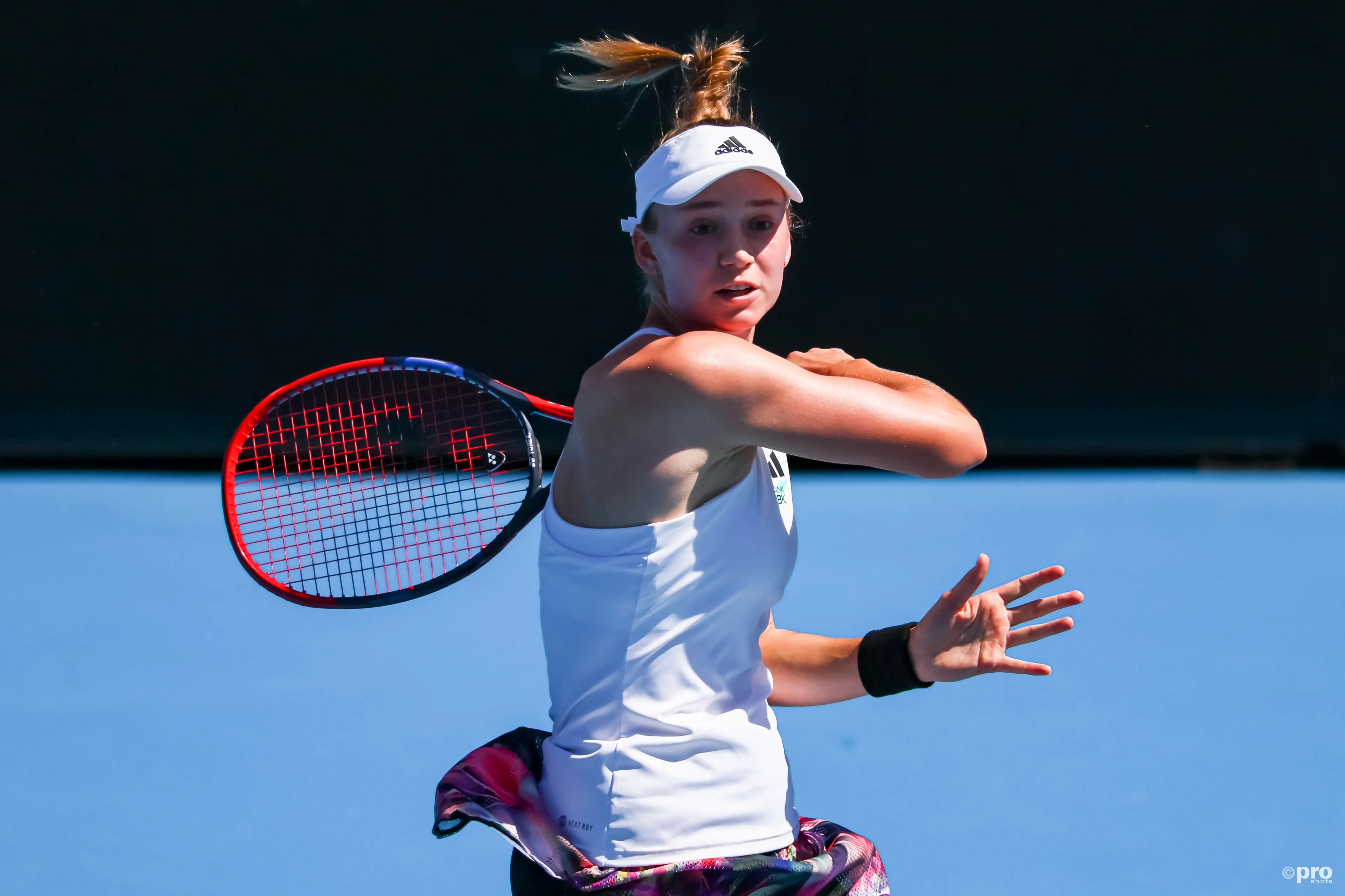 "Ich weiß gar nicht mehr, was ich in ihrem Alter gemacht habe": Rybakina lobt Fruhvirtova nach ihrem Auftaktsieg in Roland Garros