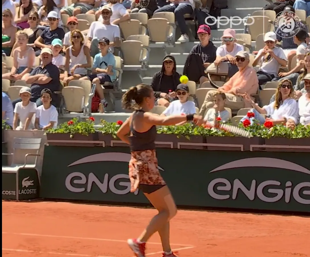 VÍDEO: ¡Daria Kasatkina se luce en Roland Garros con el mejor punto del año!