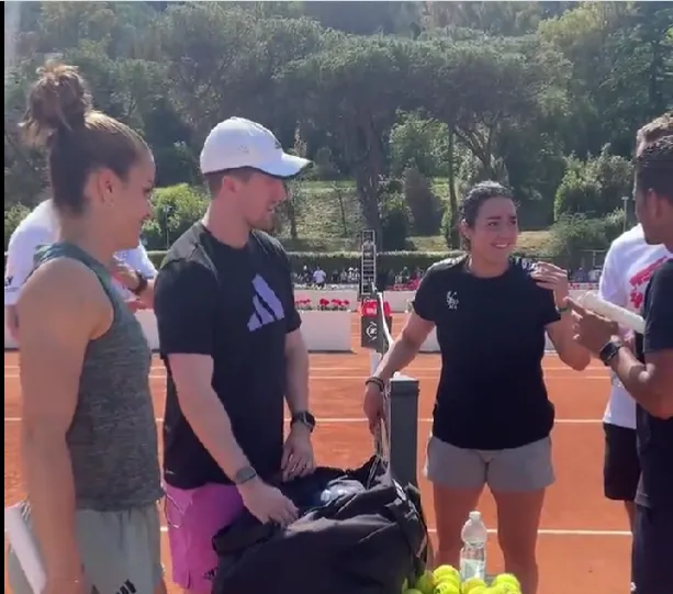 VIDEO: Sakkari and Jabeur engage in heated debate before practice.....about which country makes the best olive oil