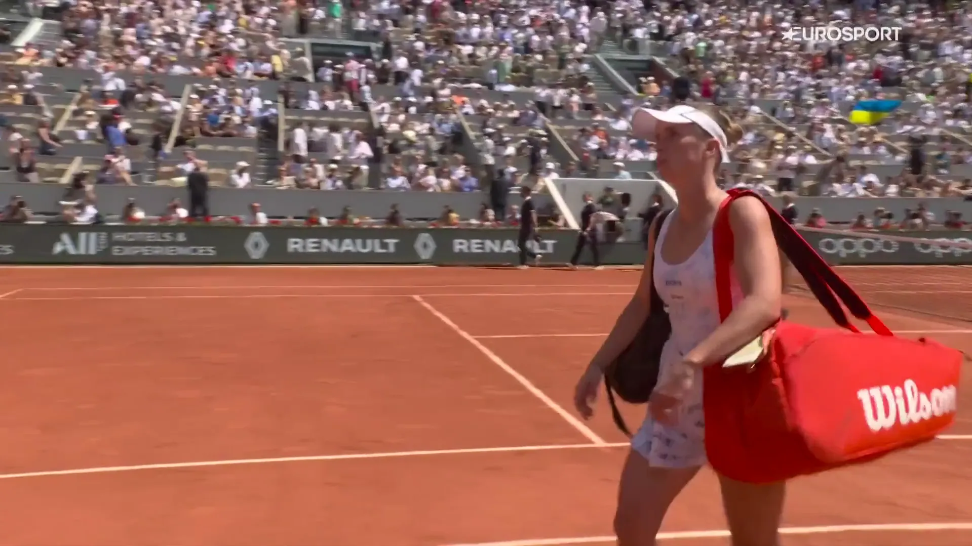 (VIDEO) Svitolina wird erneut ausgebuht, nachdem sie Sabalenkas Handschlagversuch bei den French Open abgelehnt hat