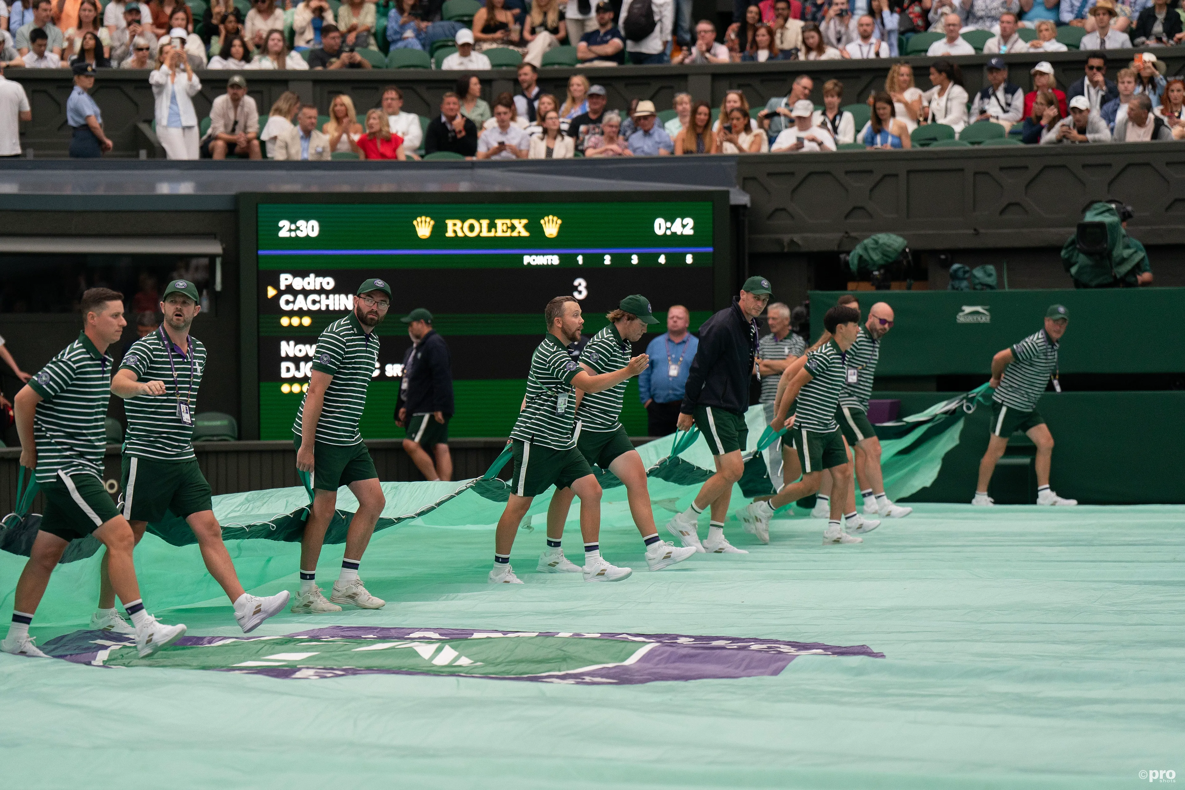 Weiterhin Probleme für die Wimbledon-Organisatoren: Trotz 87 Spielen am dritten Tag verzögert sich das Spiel