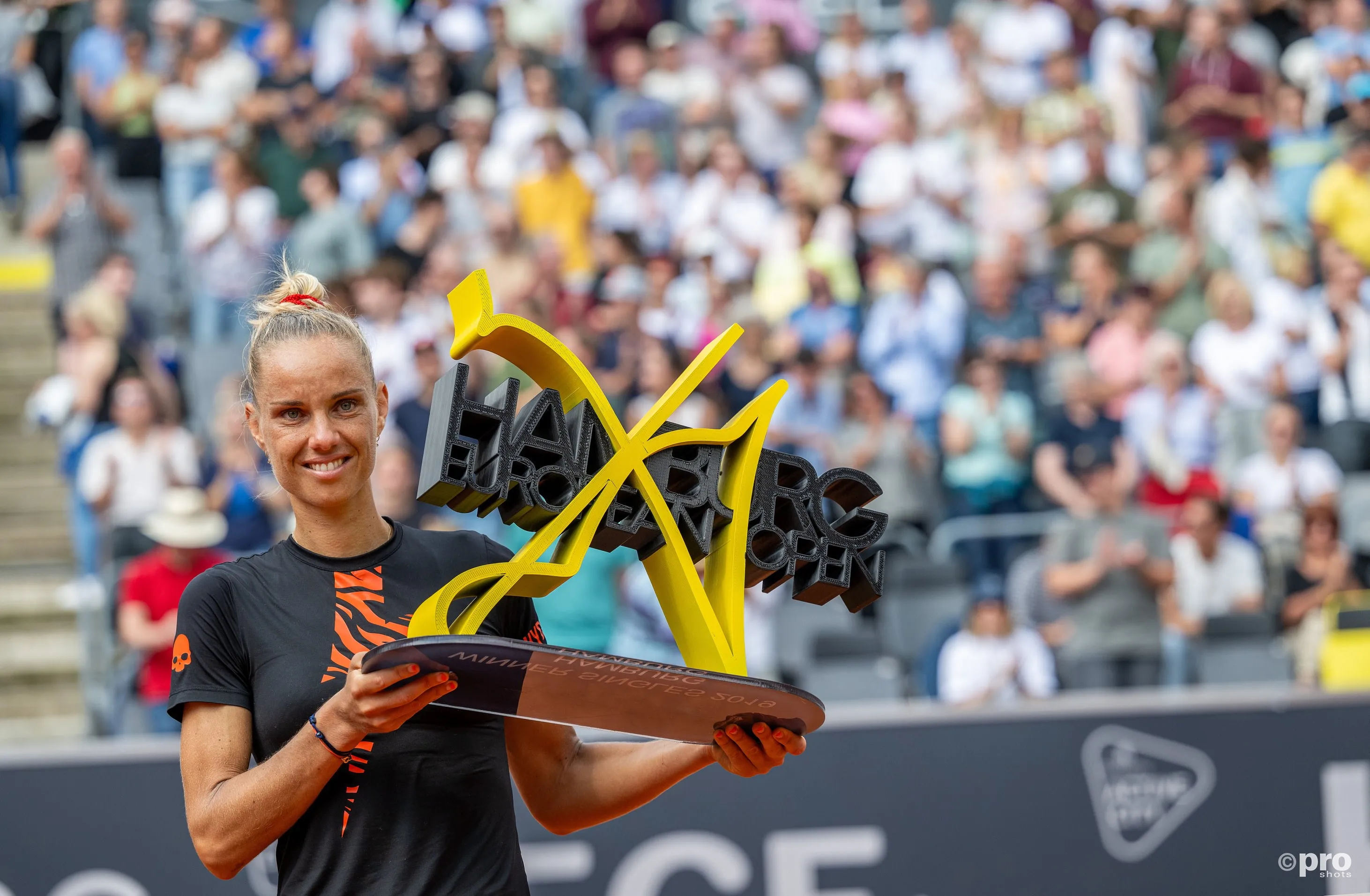 Arantxa Rus holt ihren ersten Titel auf der WTA-Tour und beendet die Aschenputtel-Serie von Akugue bei den Hamburg European Open