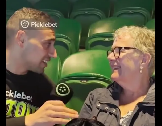 VÍDEO: El gracioso momento en el que se ve a aficionados en Wimbledon ser preguntados por jugadores falsos