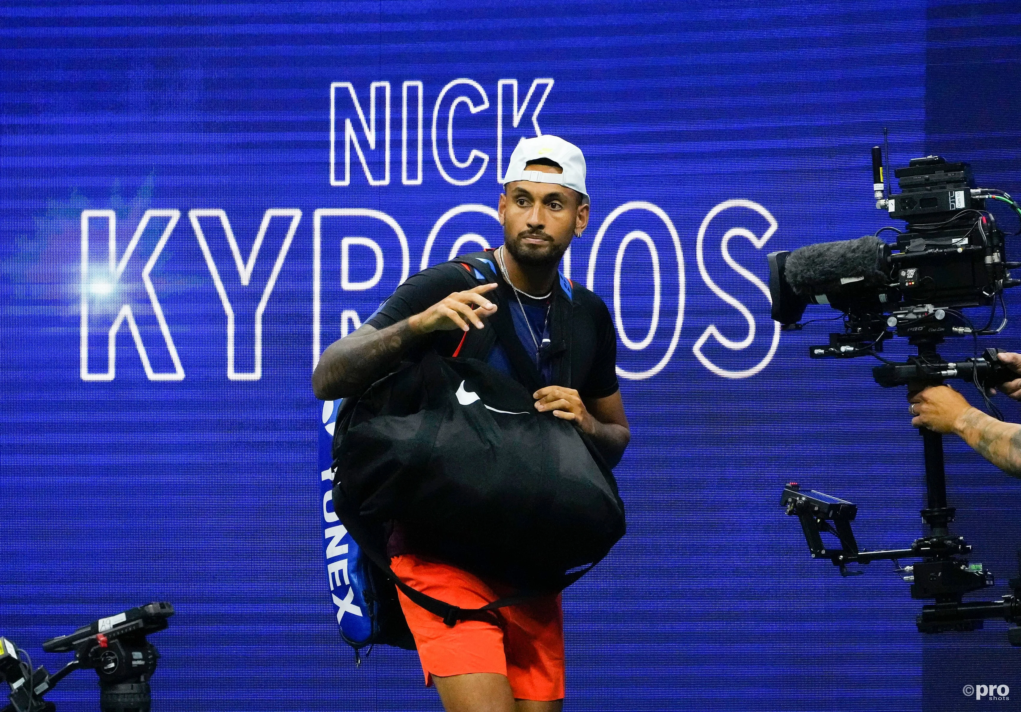 "Ich werde in der Lage sein, Wildcards zu bekommen, wann immer ich will": Kyrgios sagt "guter Versuch", während die Fans nach dem Ausscheiden bei den Canadian Open feiern, dass er die Top 100 verlässt