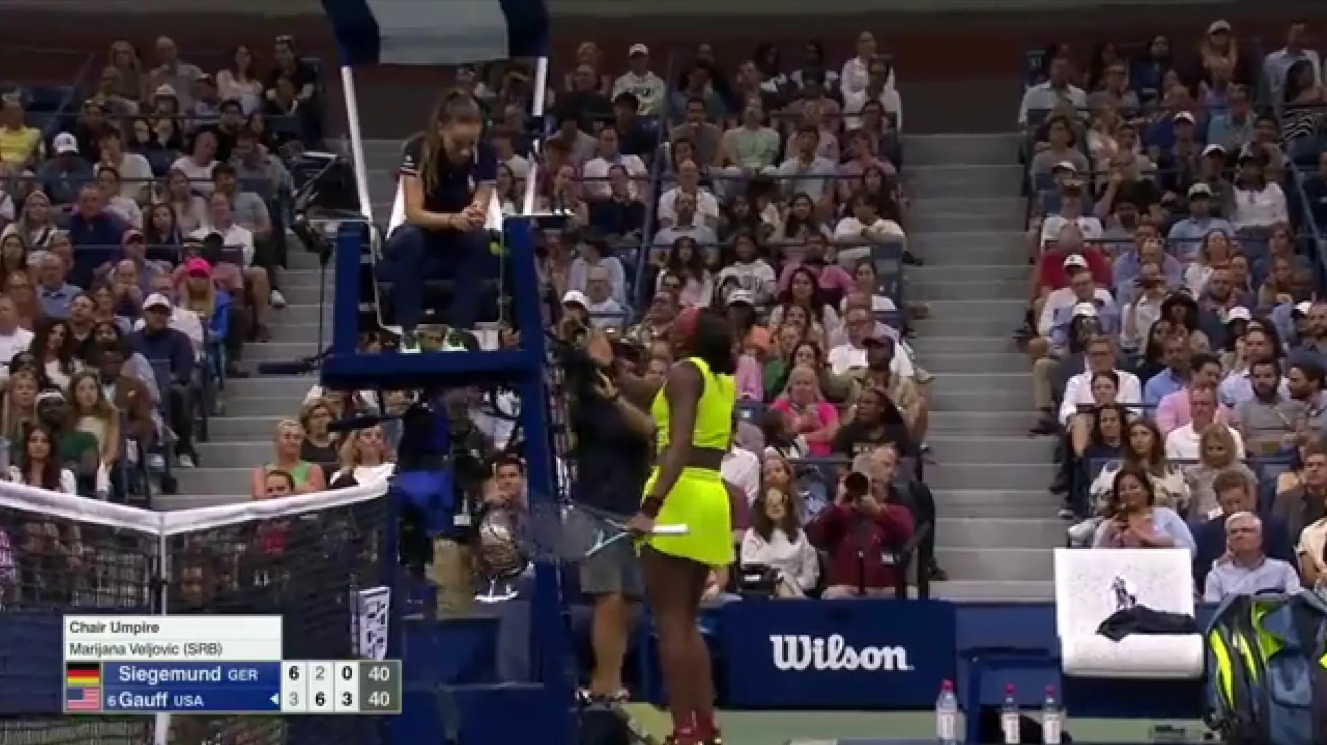 (VIDEO) "Die Frustration war in der Flasche": Gauff reflektiert über den Zusammenstoß mit dem Stuhlschiedsrichter in der ersten Runde der US Open