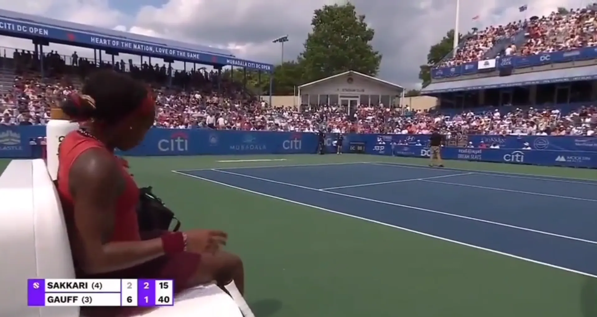 (VIDEO) Washington heat proves too much, play halted twice as two spectators collapse during Sakkari-Gauff DC Open Final