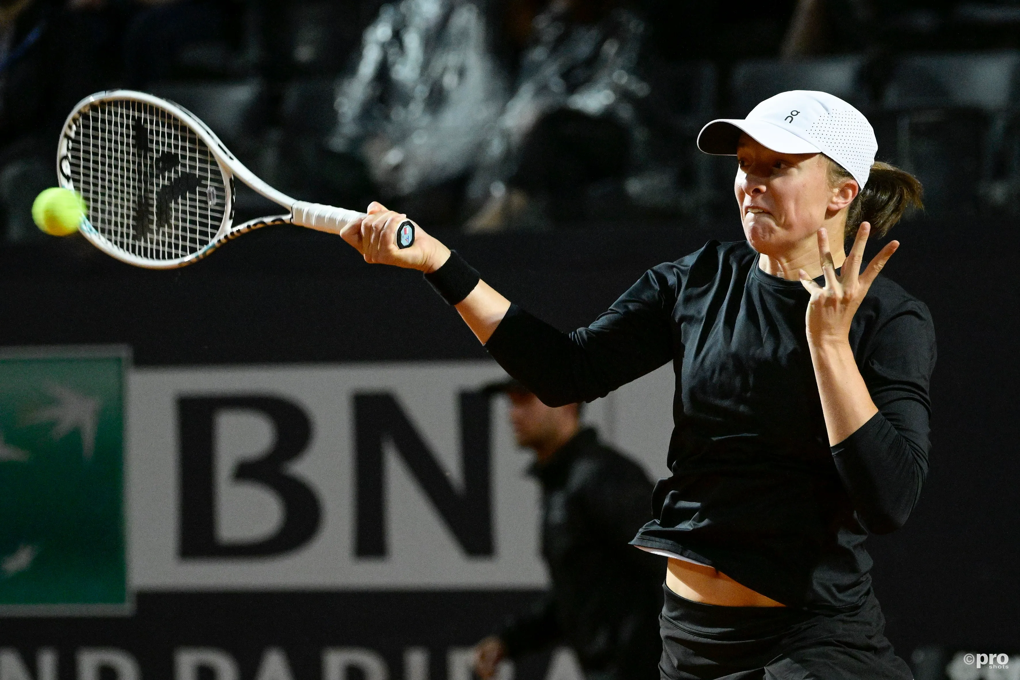 Iga Swiatek vence Caroline Garcia e está nas meias-finais do Open da China