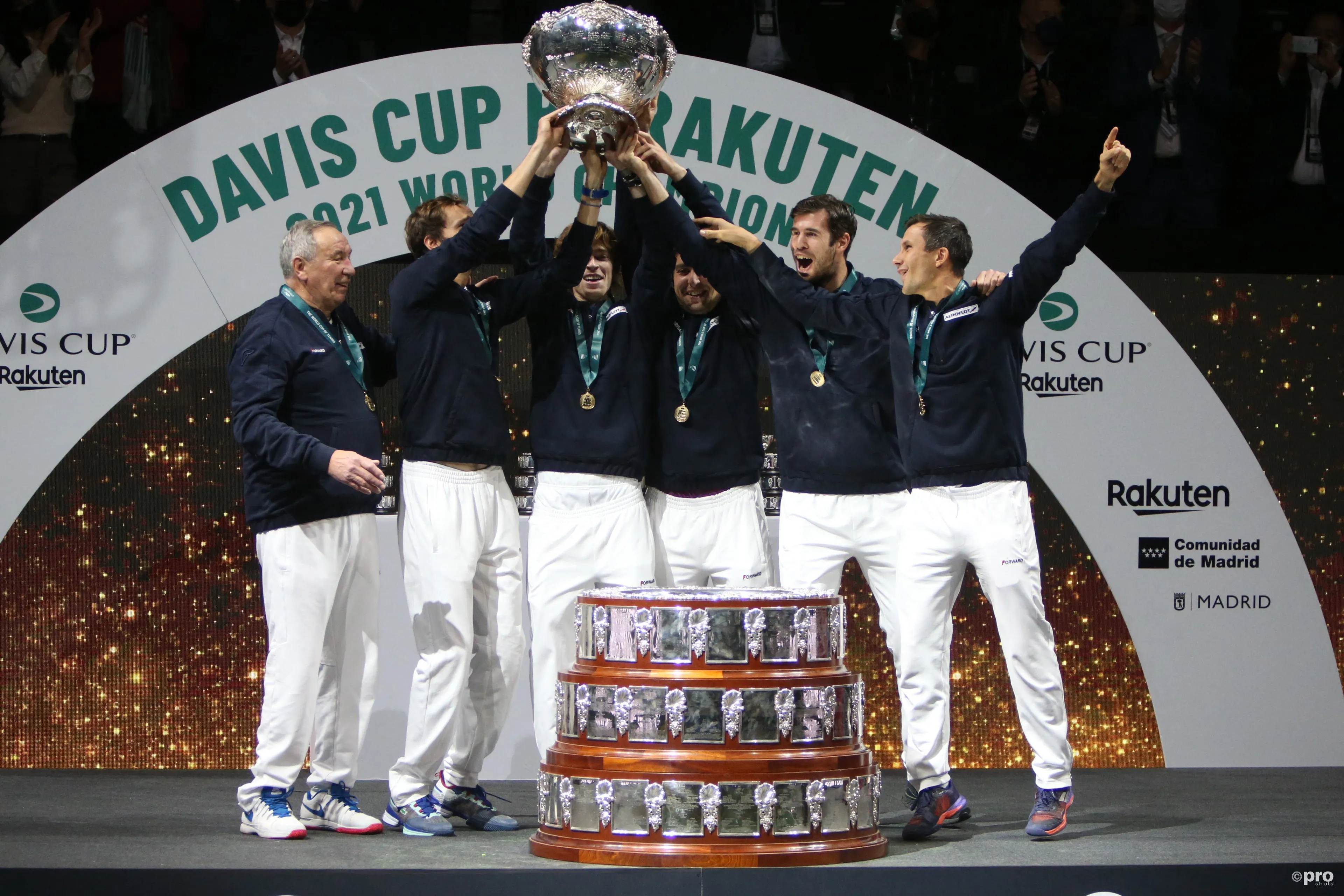 "Hat ihnen bei der Atmosphäre geholfen": David Haggerty, Präsident der ITF, bestätigt Stan Wawrinkas Behauptung, dass die Fans für die Teilnahme am Davis Cup-Spiel in Manchester bezahlt wurden