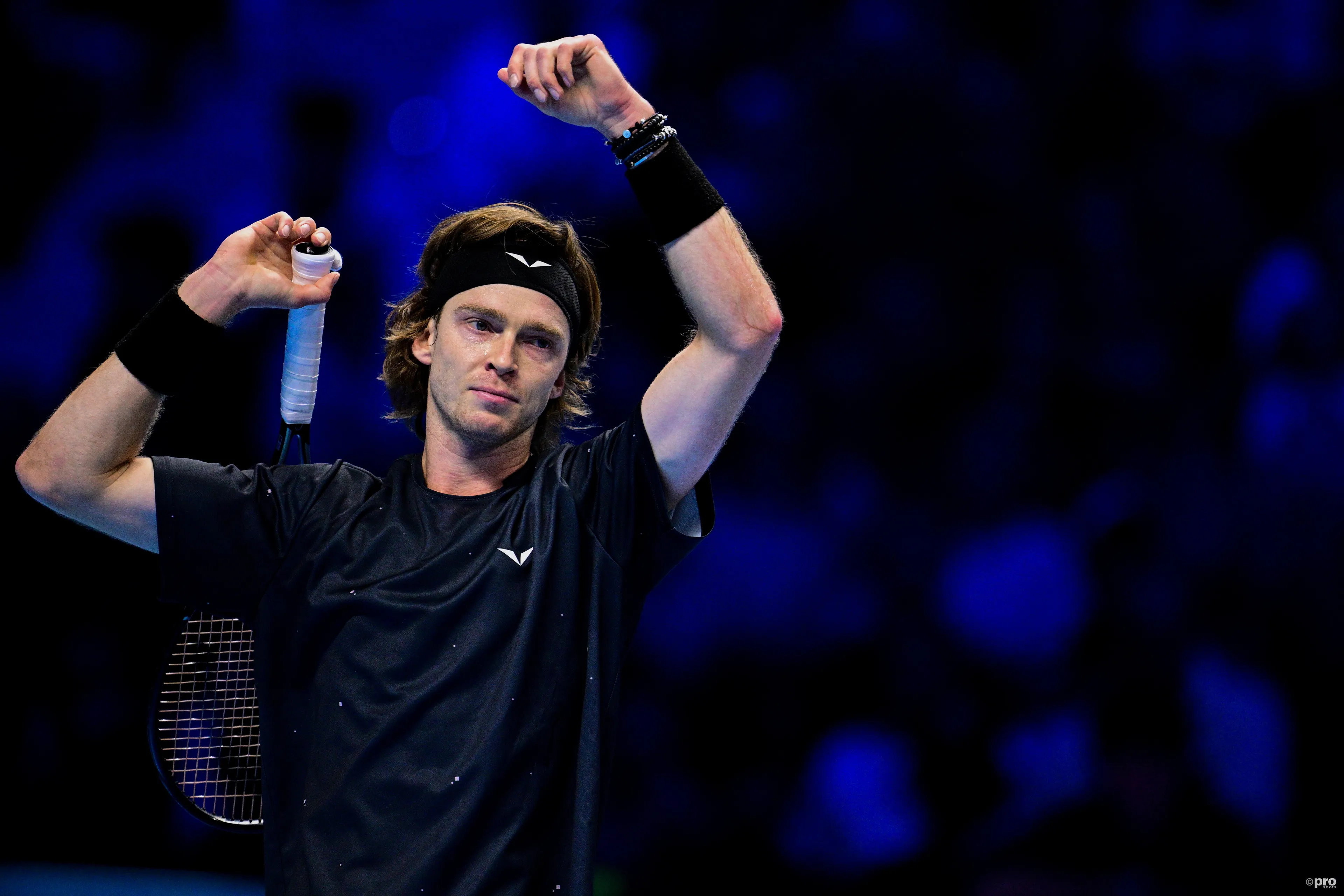 "Ich bin Alisas richtiger Vater, er ist der Patenonkel": Andrey Rublev bringt Daniil Medvedev und seine Frau Daria bei der World Tennis League zum Staunen
