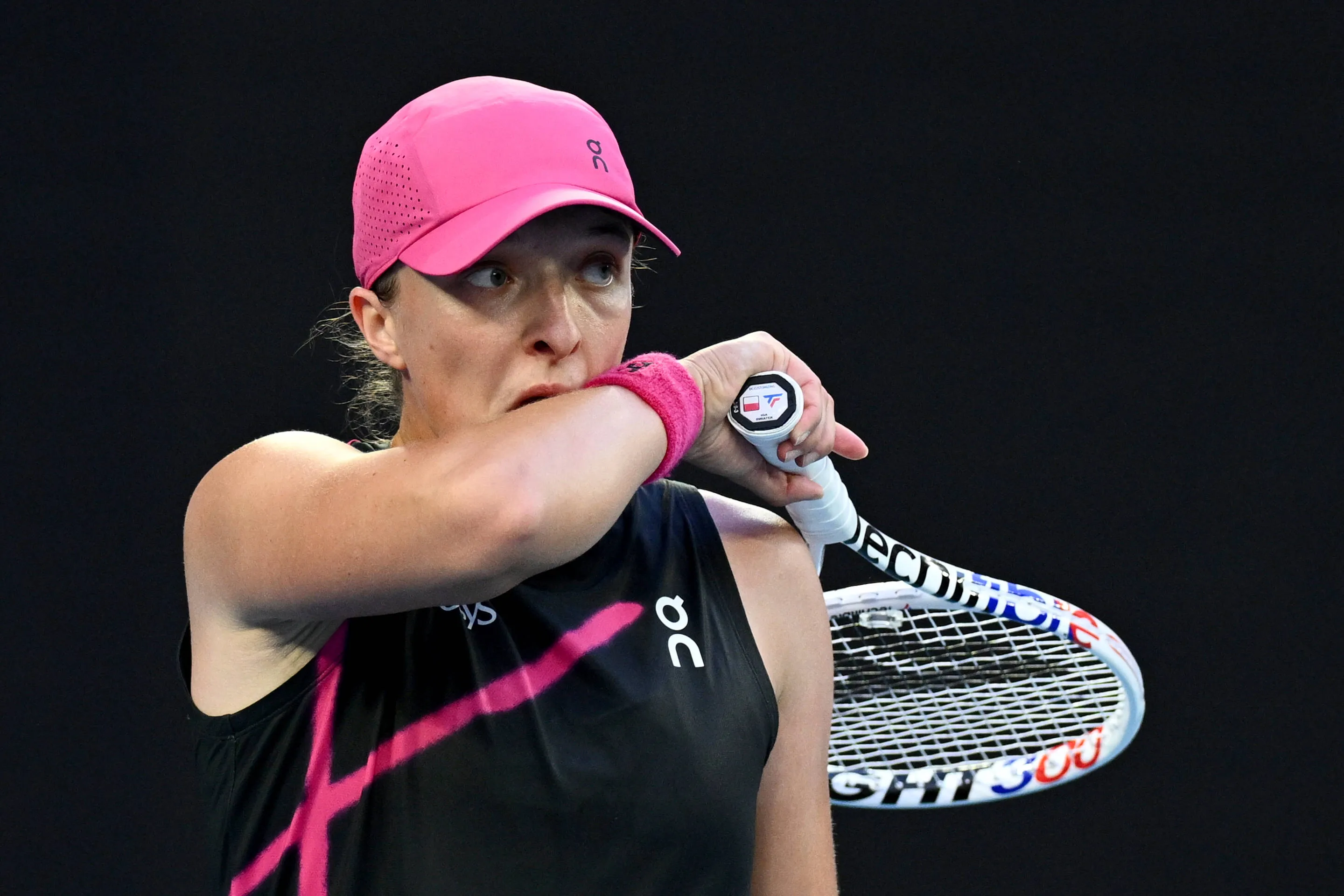 Mit einem Paukenschlag zurück: Iga SWIATEK lässt Sorana CIRSTEA bei der Titelverteidigung der Qatar Open kaum eine Chance