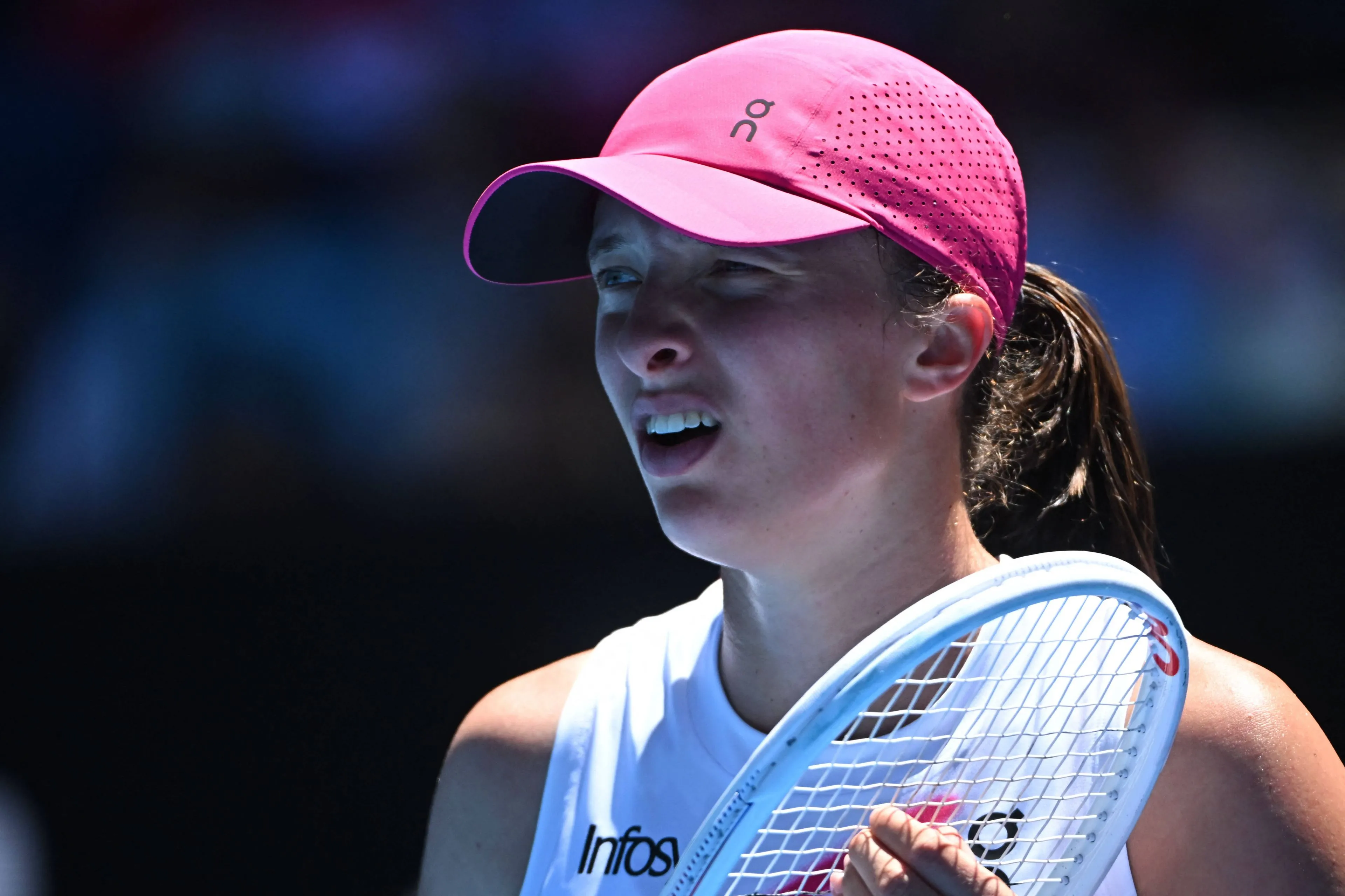 "Es ist nicht einfach für Frauen in diesen Gebieten": Iga Swiatek gibt zu, dass es schwierig ist, sich zu Saudi-Arabien zu äußern, wenn Nadal spielt