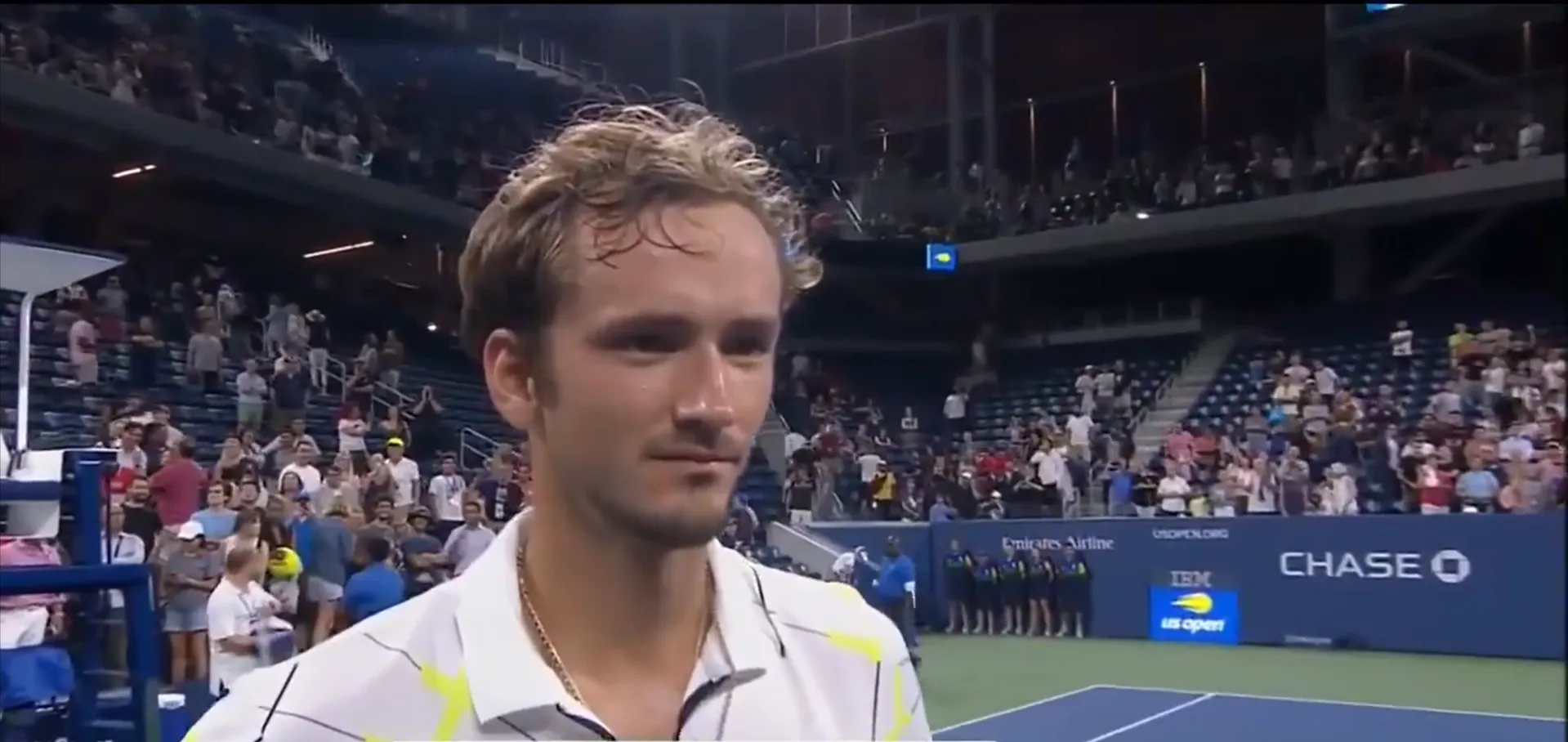 (VIDEO) "Das beste Interview aller Zeiten": Daniil Medvedevs epischer Spott über die US Open geht viral
