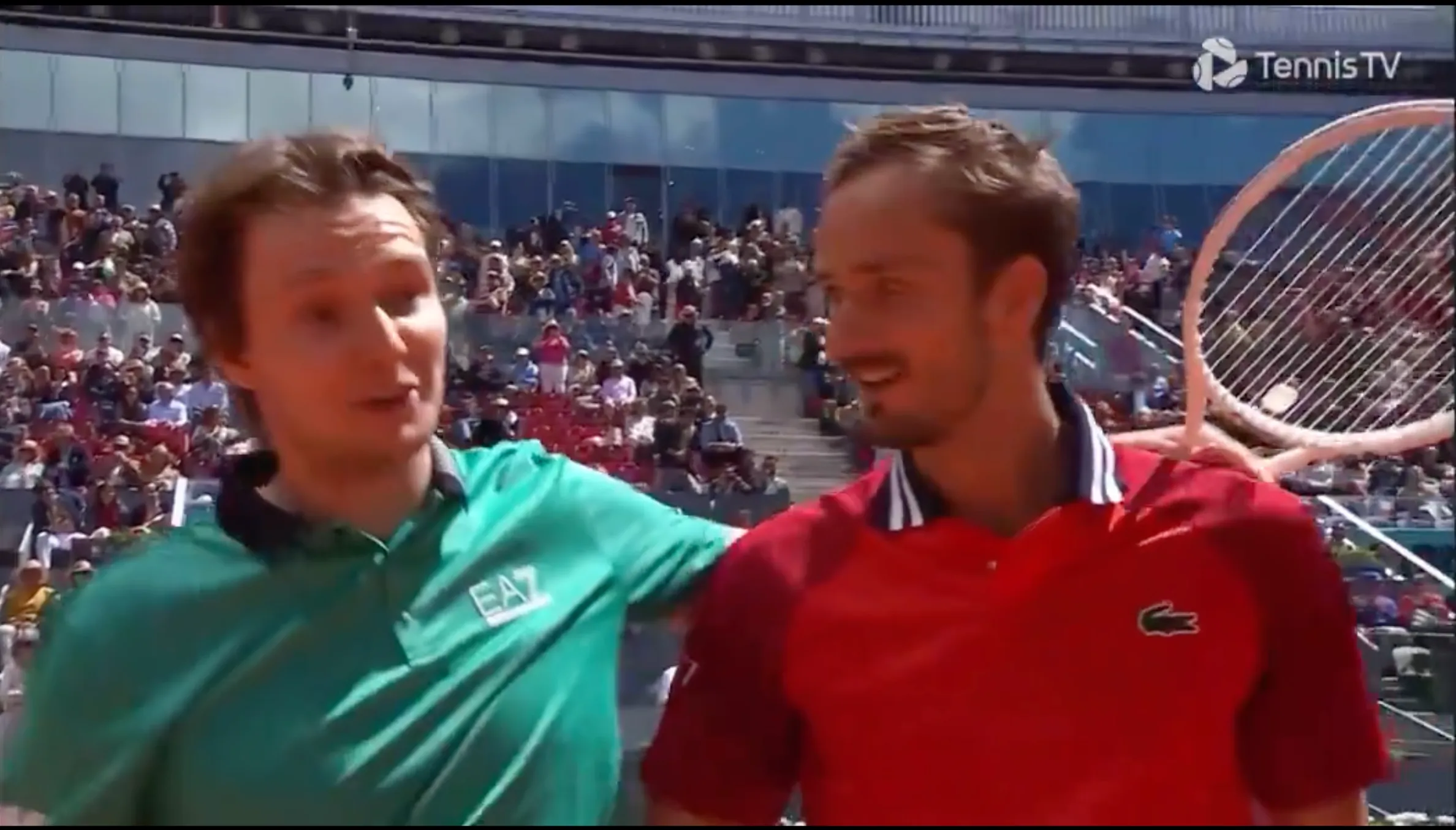 (VIDEO) Trotz maßgeblicher Anfeindungen wird Match zwischen Daniil Medvedev und Alexander Bublik zum freundlichsten und friedlichsten Match aller Zeiten
