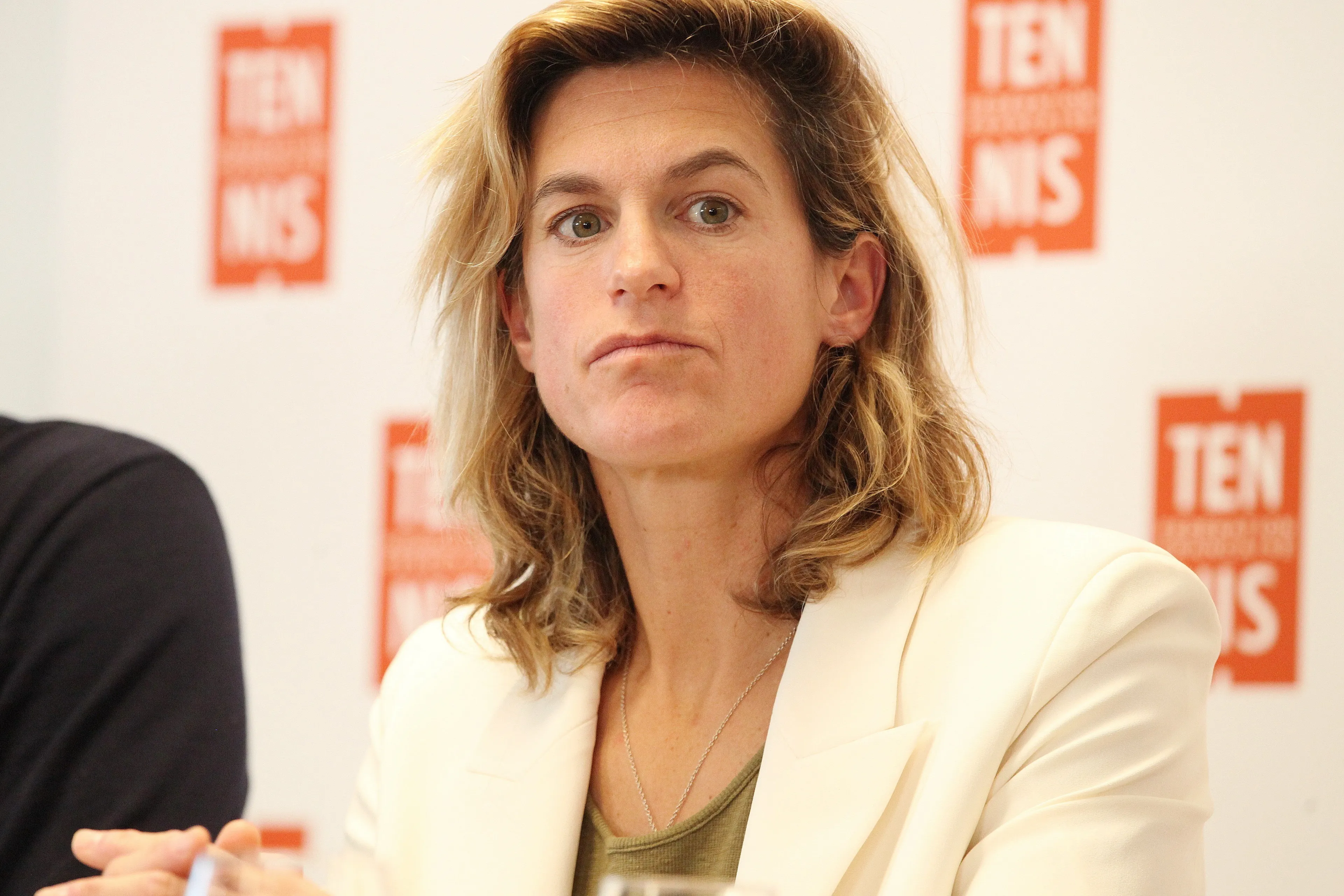 Amelie Mauresmo sagt unbeeindruckt von Djokovics Motivation : "Ich misstraue ihm"