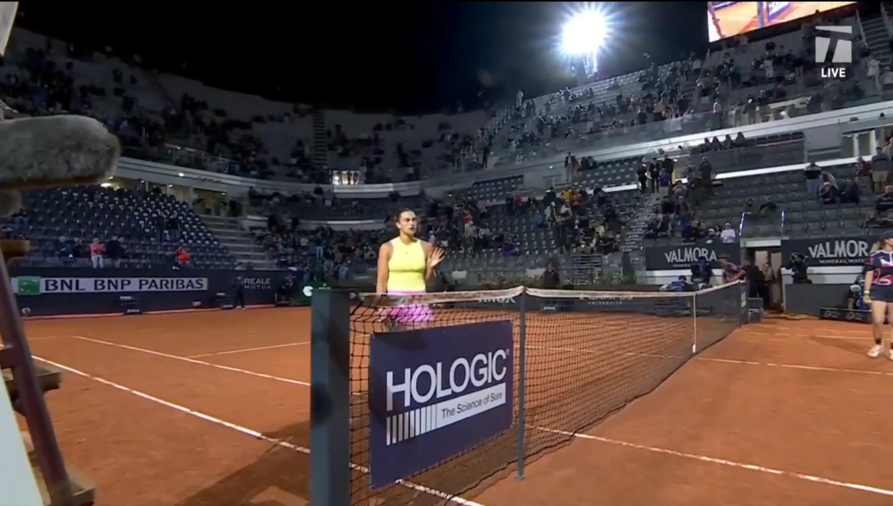 (VIDEO) Lack of handshake continues between Aryna Sabalenka and Elina Svitolina after Rome Open thriller