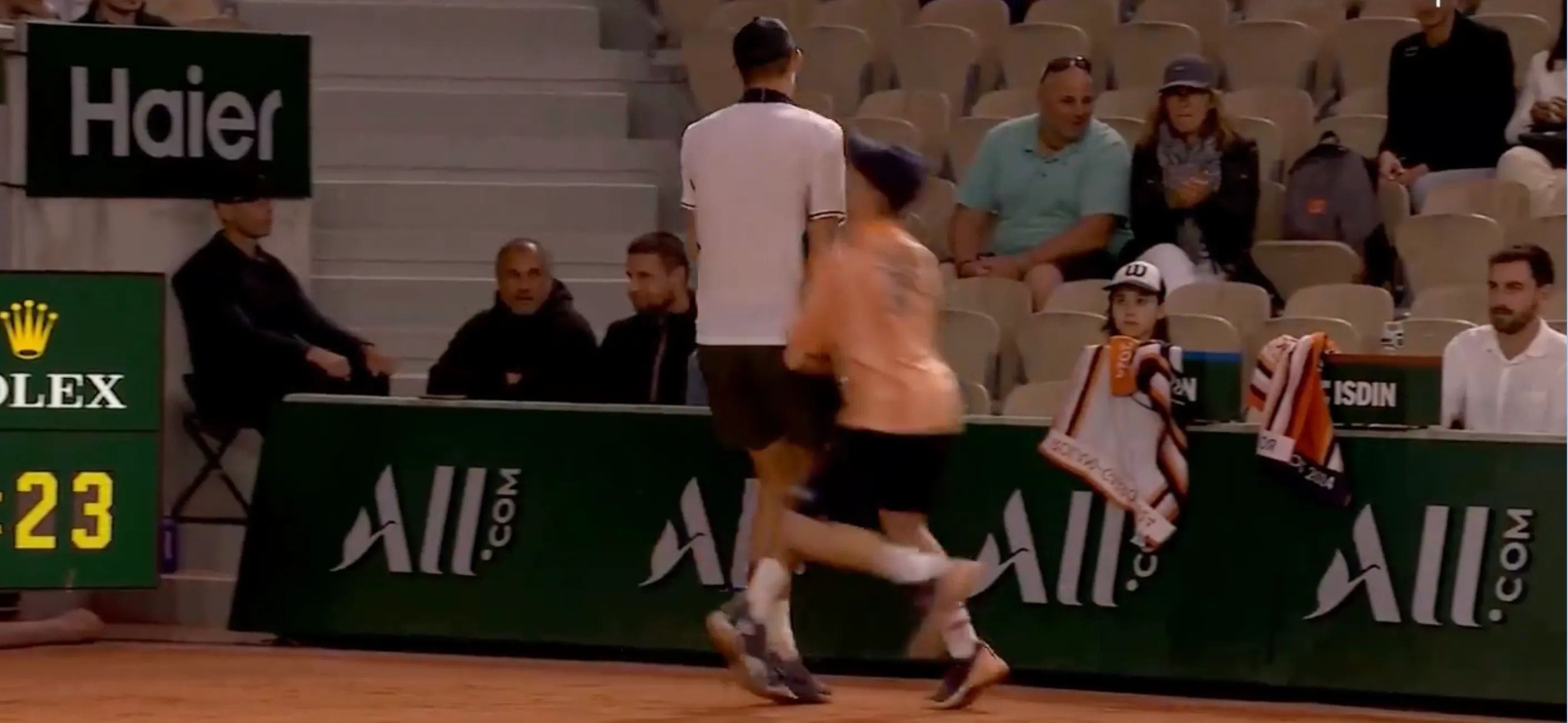Nicolas Jarry wird von einem Balljungen umgerannt, Andy Murray gibt seinen besten Ric Flair und Allez Richard Gasquet : Unsere täglichen Dosis Social Media
