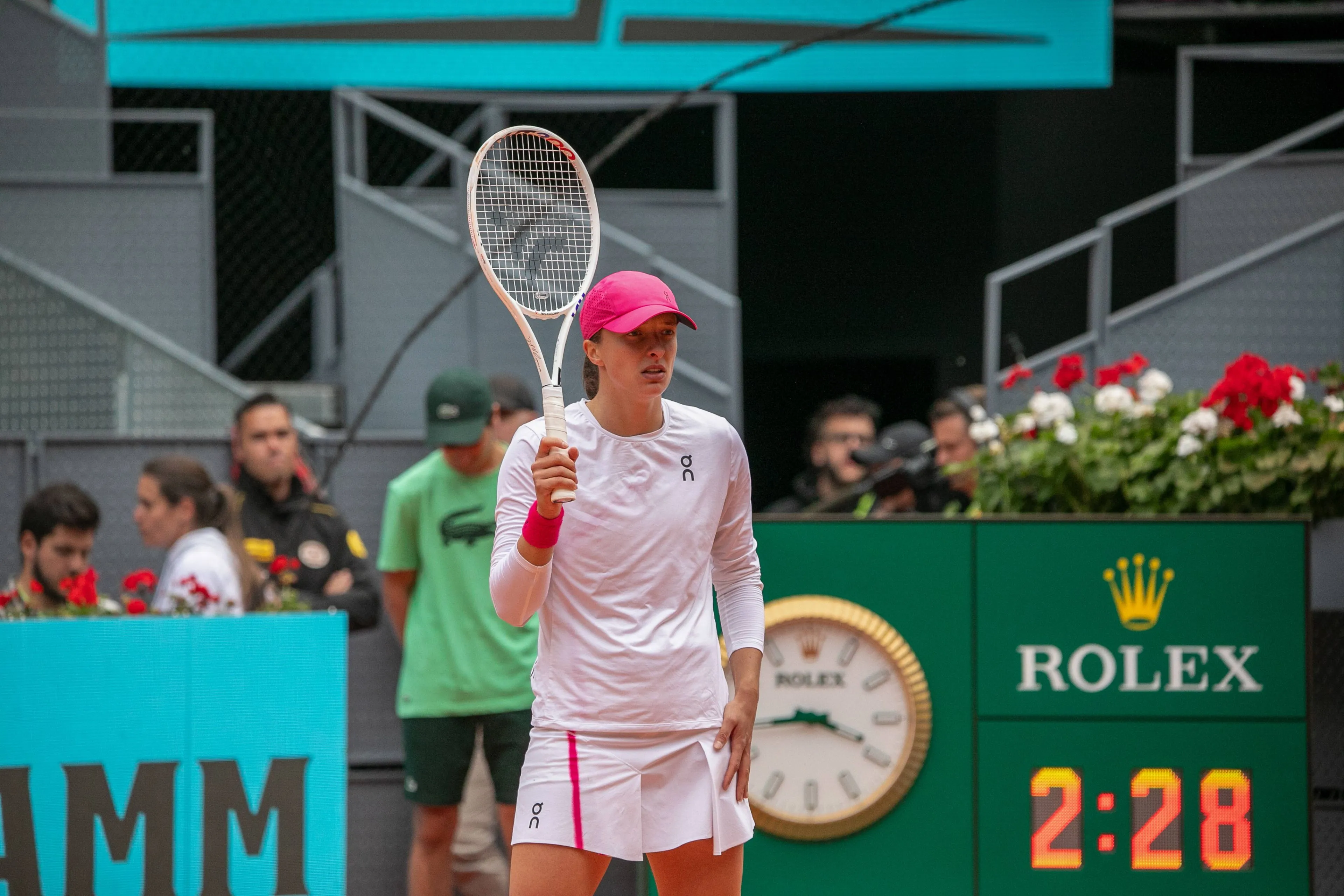"I don't understand this question, honestly": Iga Swiatek left bemused at bizarre question about all attention being on Djokovic and Nadal