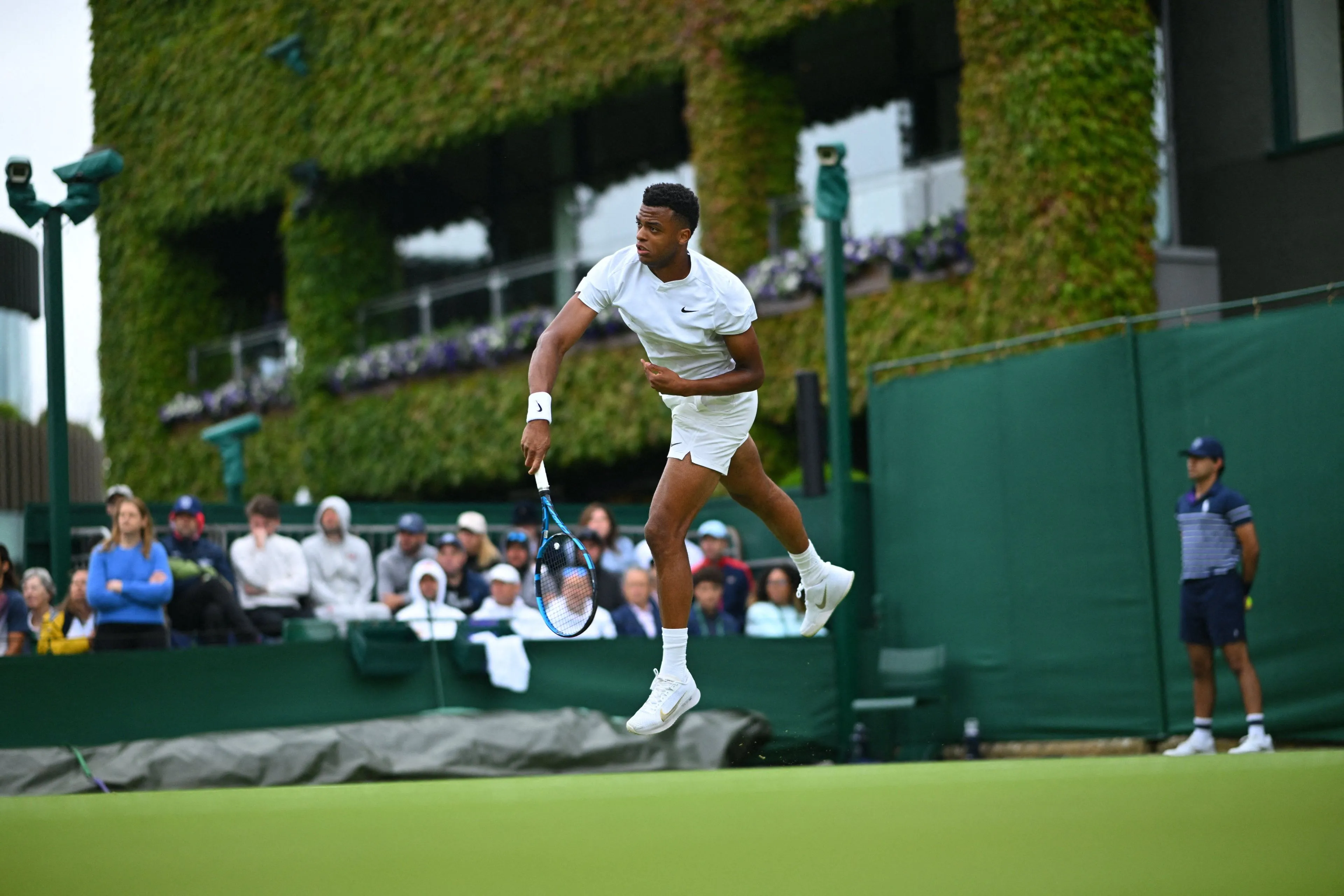 Giovanni Mpetshi Perricard wurde zum ATP Spieler des Jahres gewählt