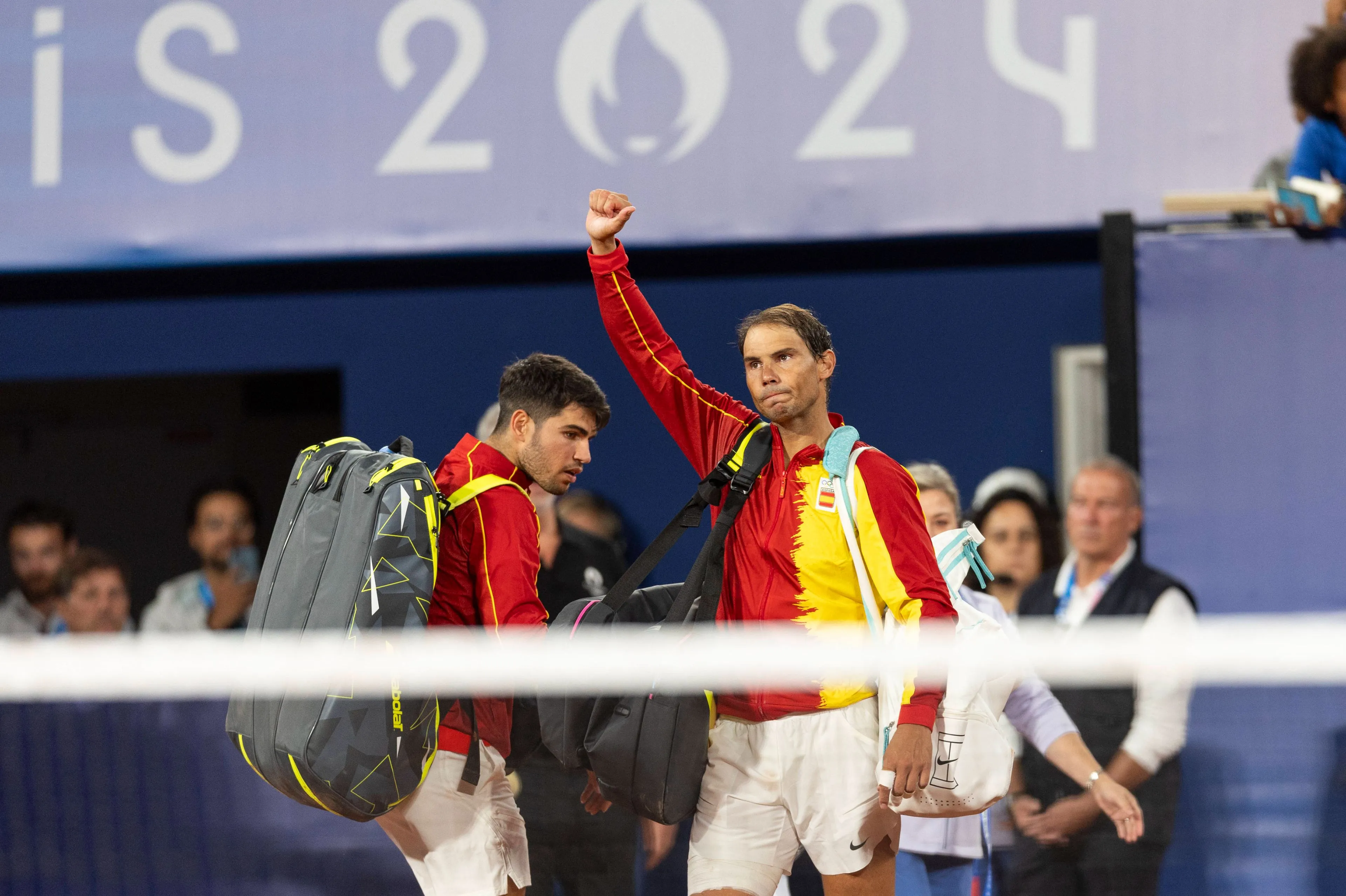 El bonito mensaje de Carlos Alcaraz a Nadal: "Muchísimas gracias Rafa por compartir pista conmigo jugando por España"