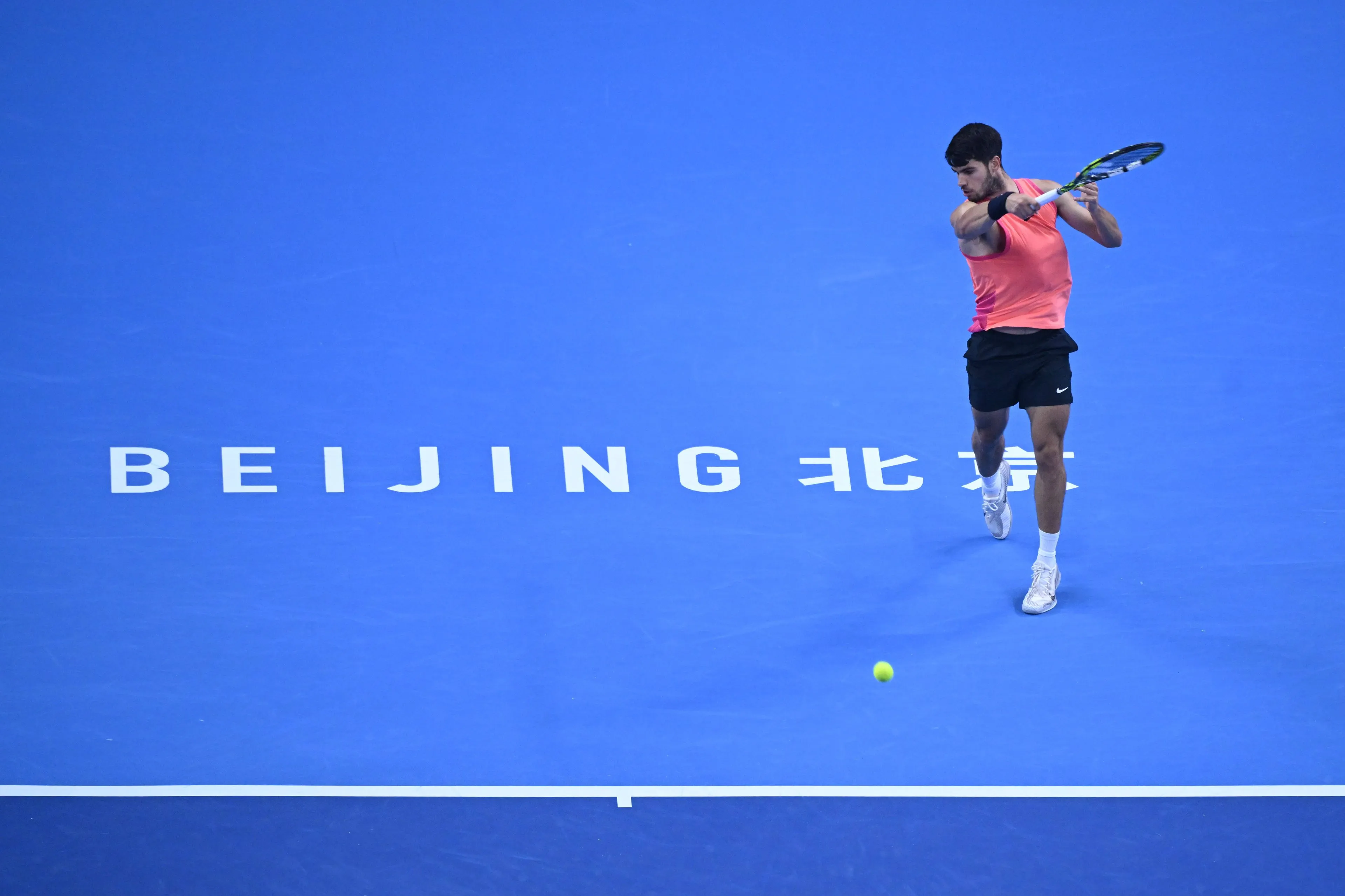 Carlos Alcaraz destroza a Karen Khachanov y se mete en semis del China Open 2024