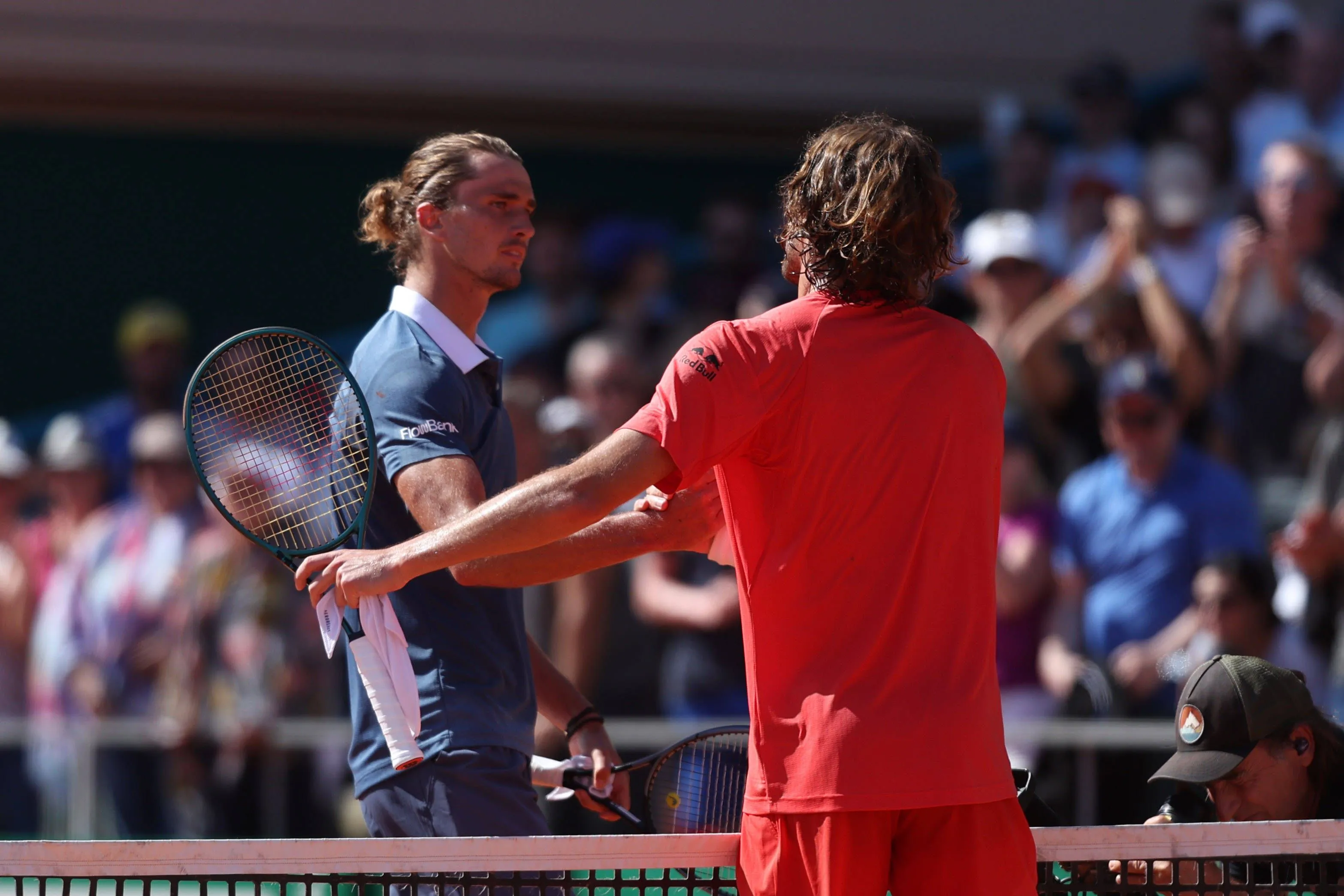 Paris Masters: Alexander Zverev setzt sich gegen Stefanos Tsitsipas durch und schließt wieder zur Nummer zwei der Welt auf