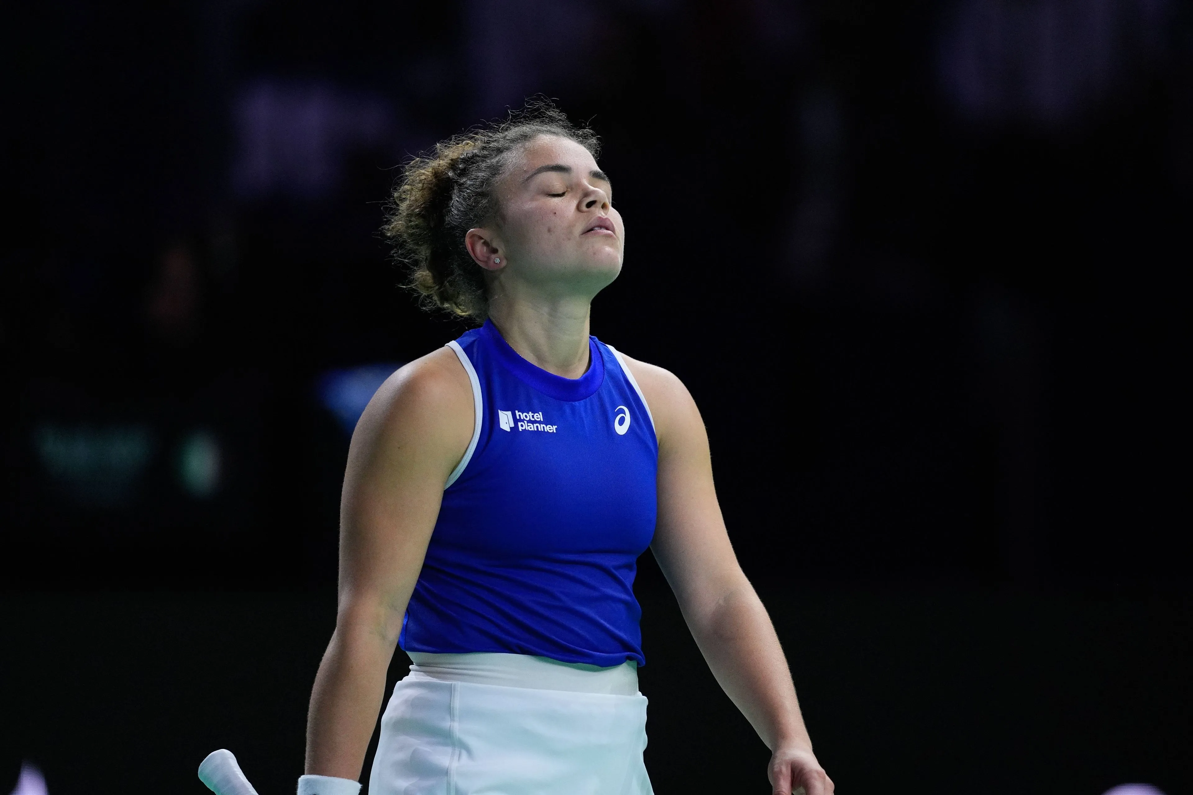 World Tennis League: Jasmine Paolini throws away big lead over Iga Swiatek but Kites still prevail