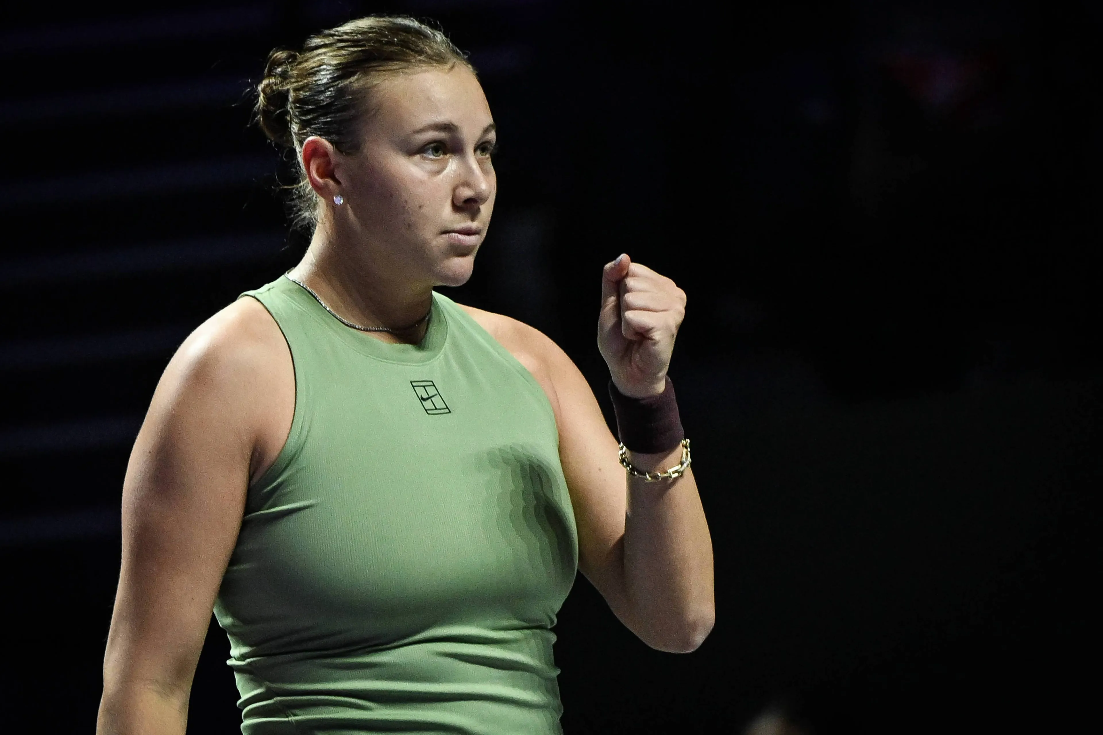 Amanda Anisimova competing in the WTA Finals