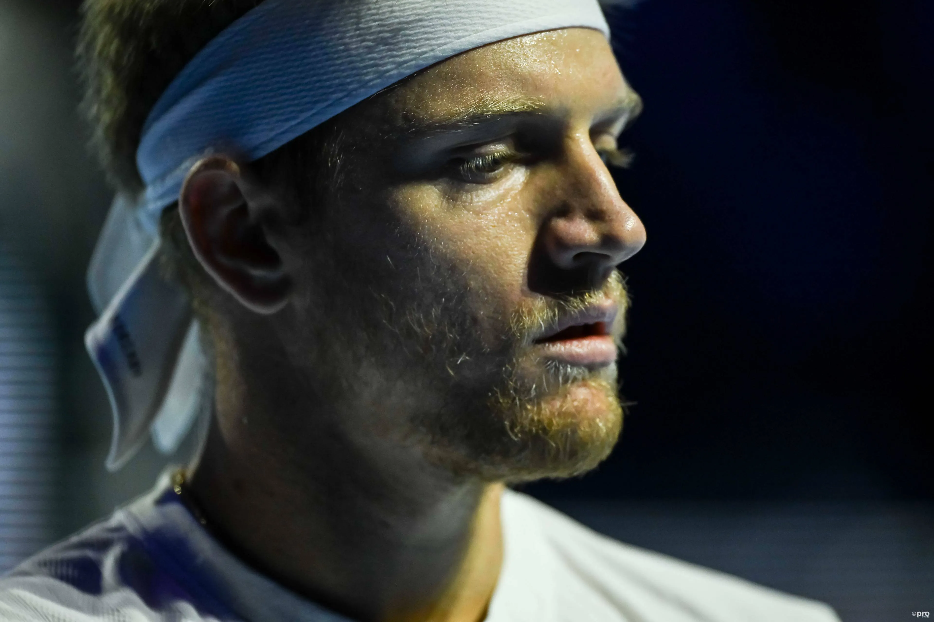 Alejandro Davidovich Fokina between points.