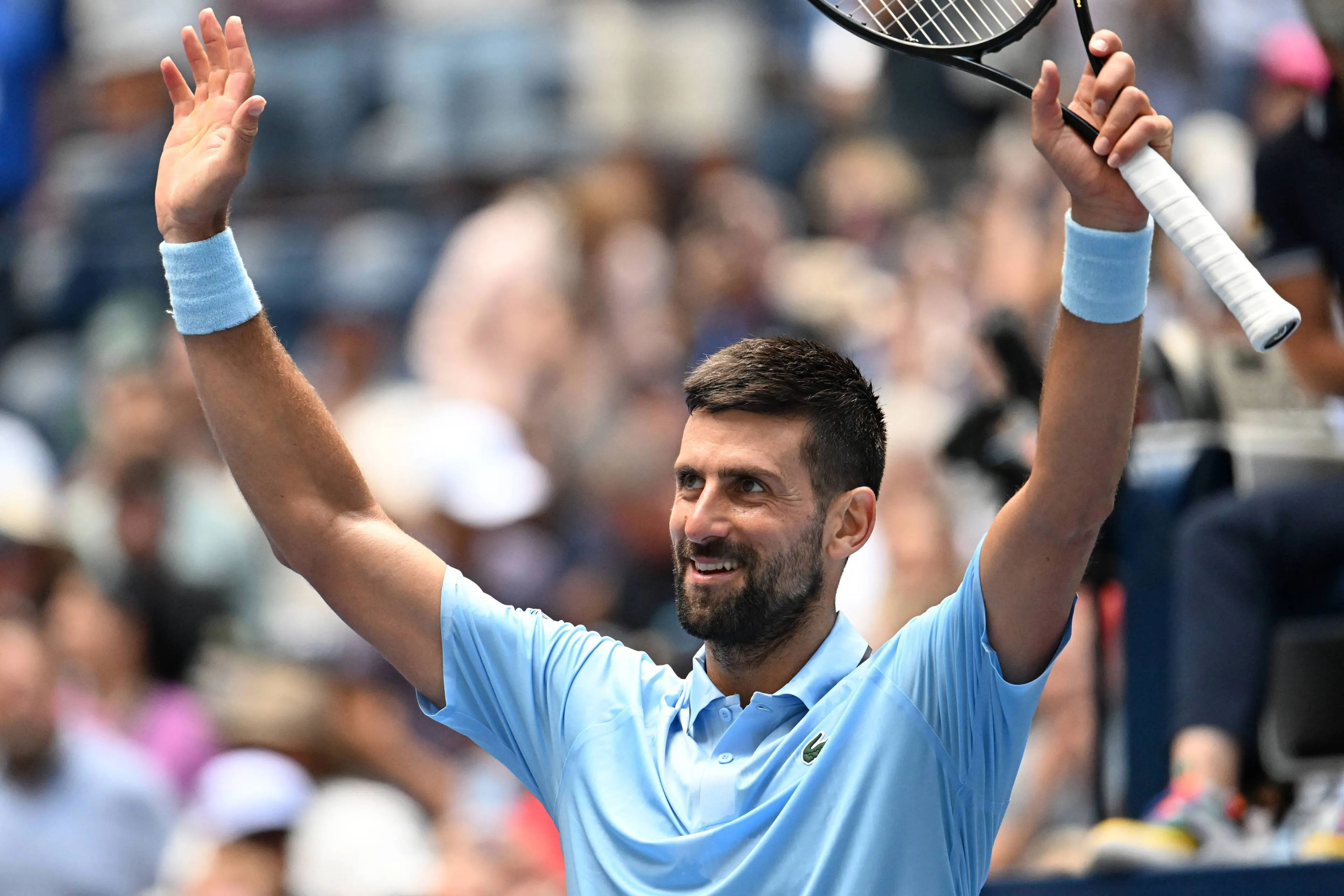 “Voltei a sentir-me em casa”: Novak Djokovic declara amor ao público de Atenas após triunfo emotivo