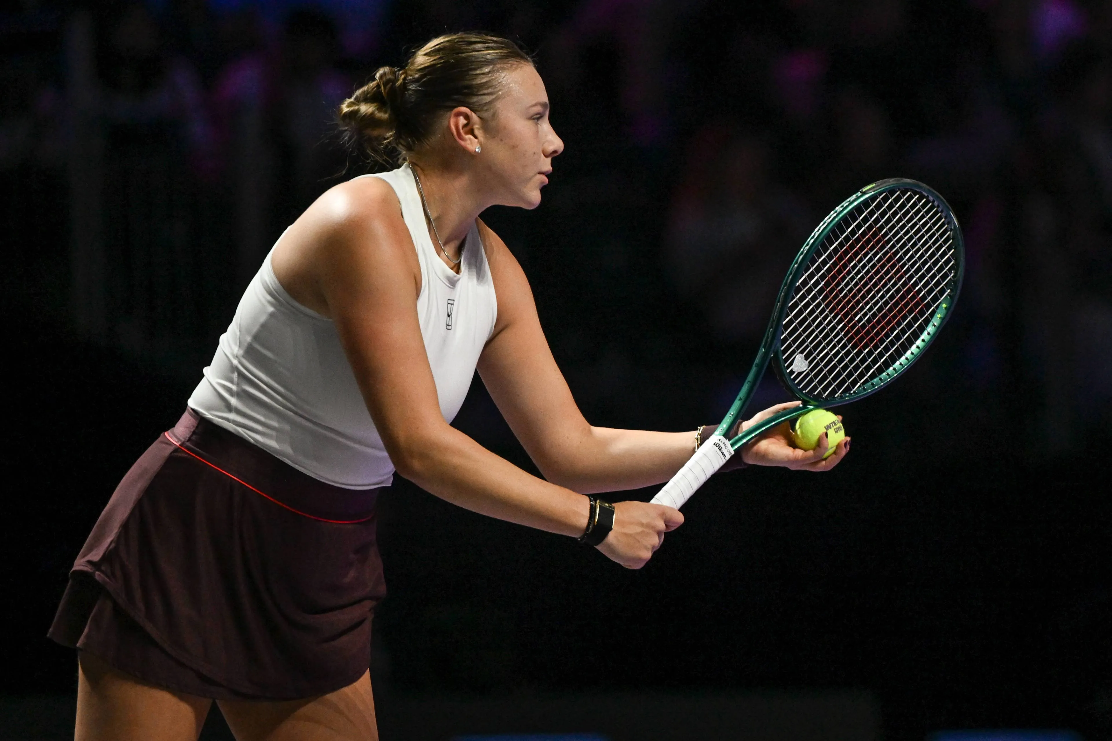 Amanda Anisimova on the court in Riyadh