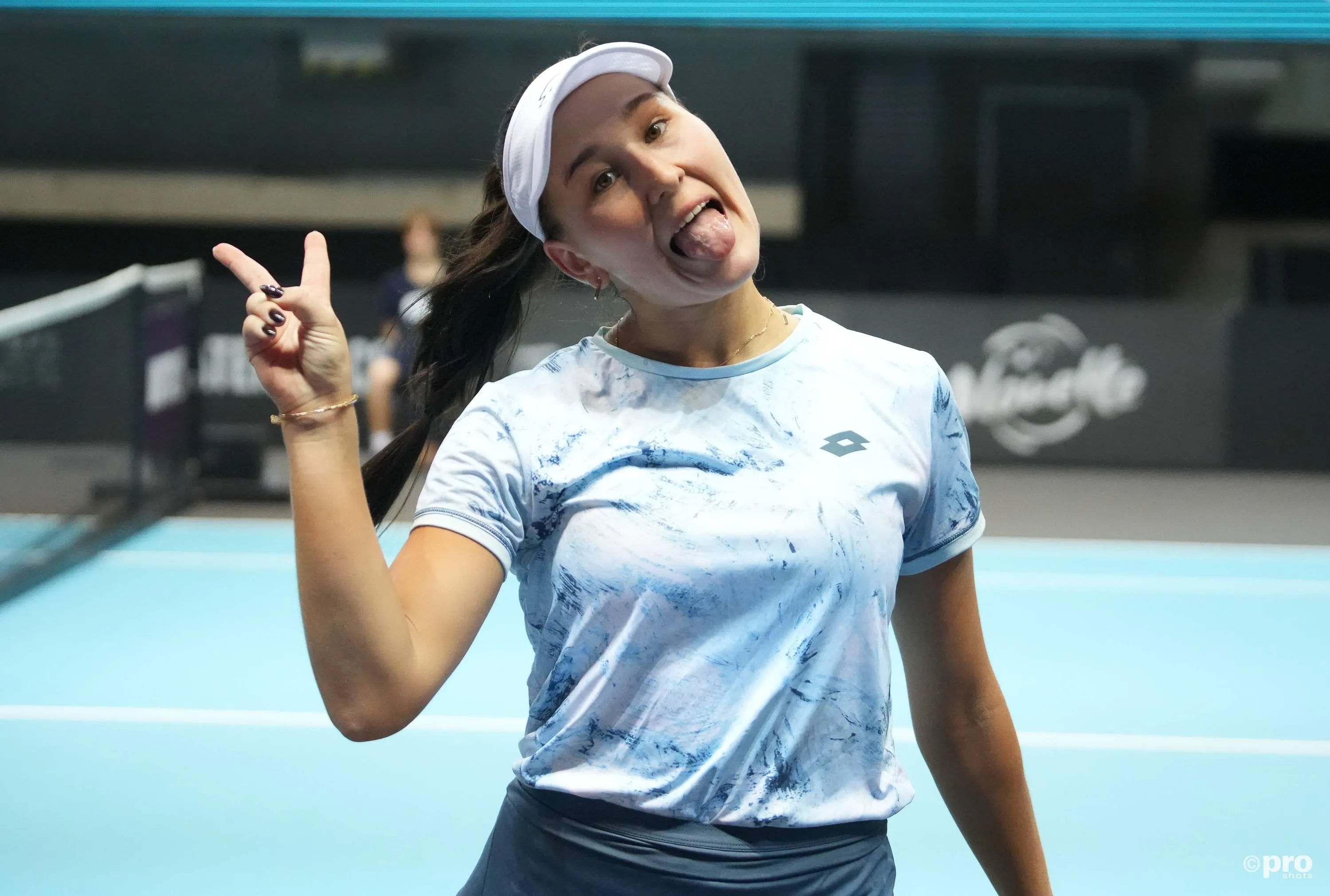 Kamilla Rakhimova becomes latest Russian tennis player to switch nations as she now represents Uzbekistan