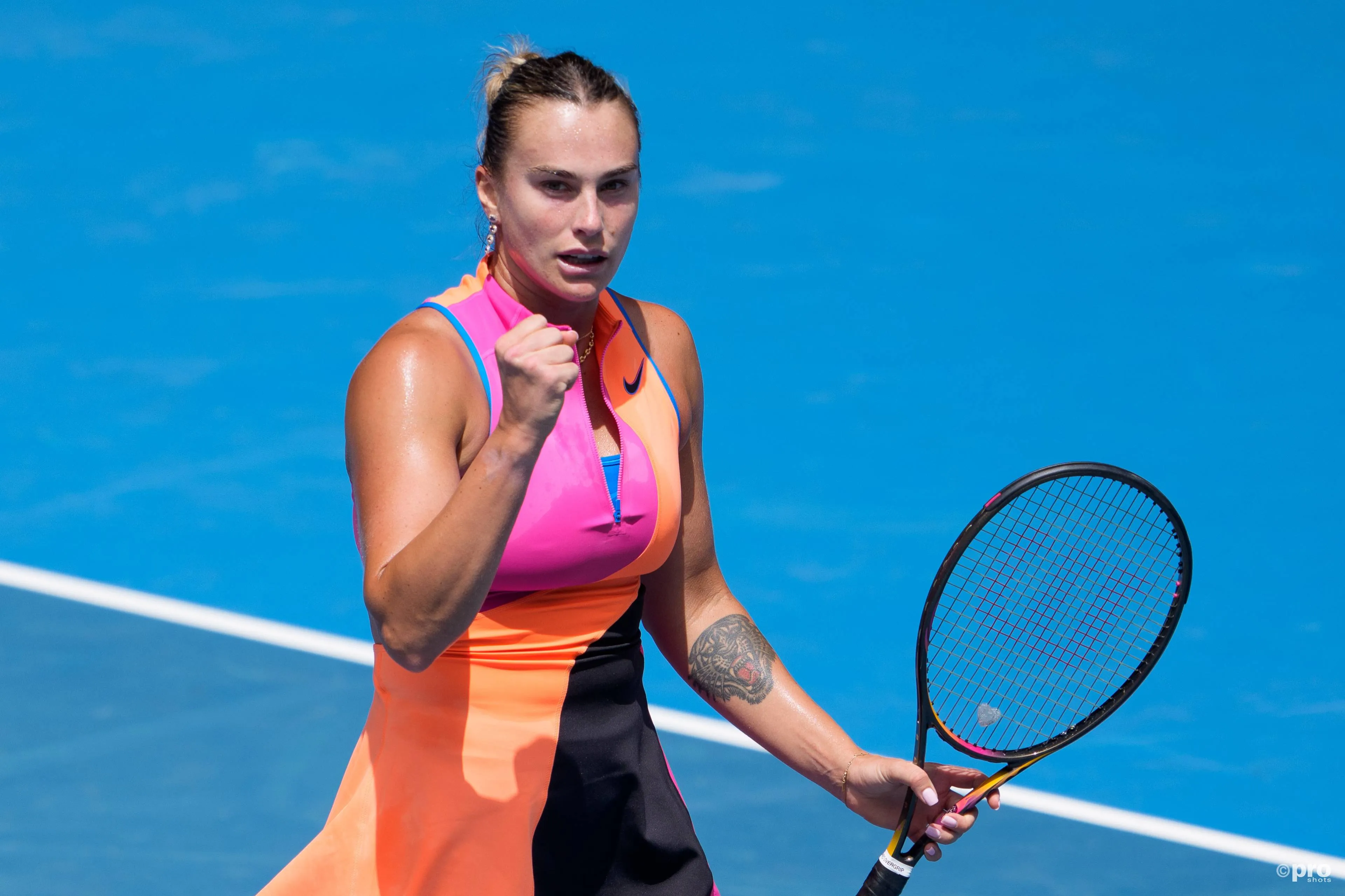 Aryna Sabalenka trotz australischer Hitzewarnung? Kein Problem: Die Weltranglistenerste besiegelt einen mitreißenden Zweisatzsieg über Iva Jovic und erreicht das Halbfinale der Australian Open