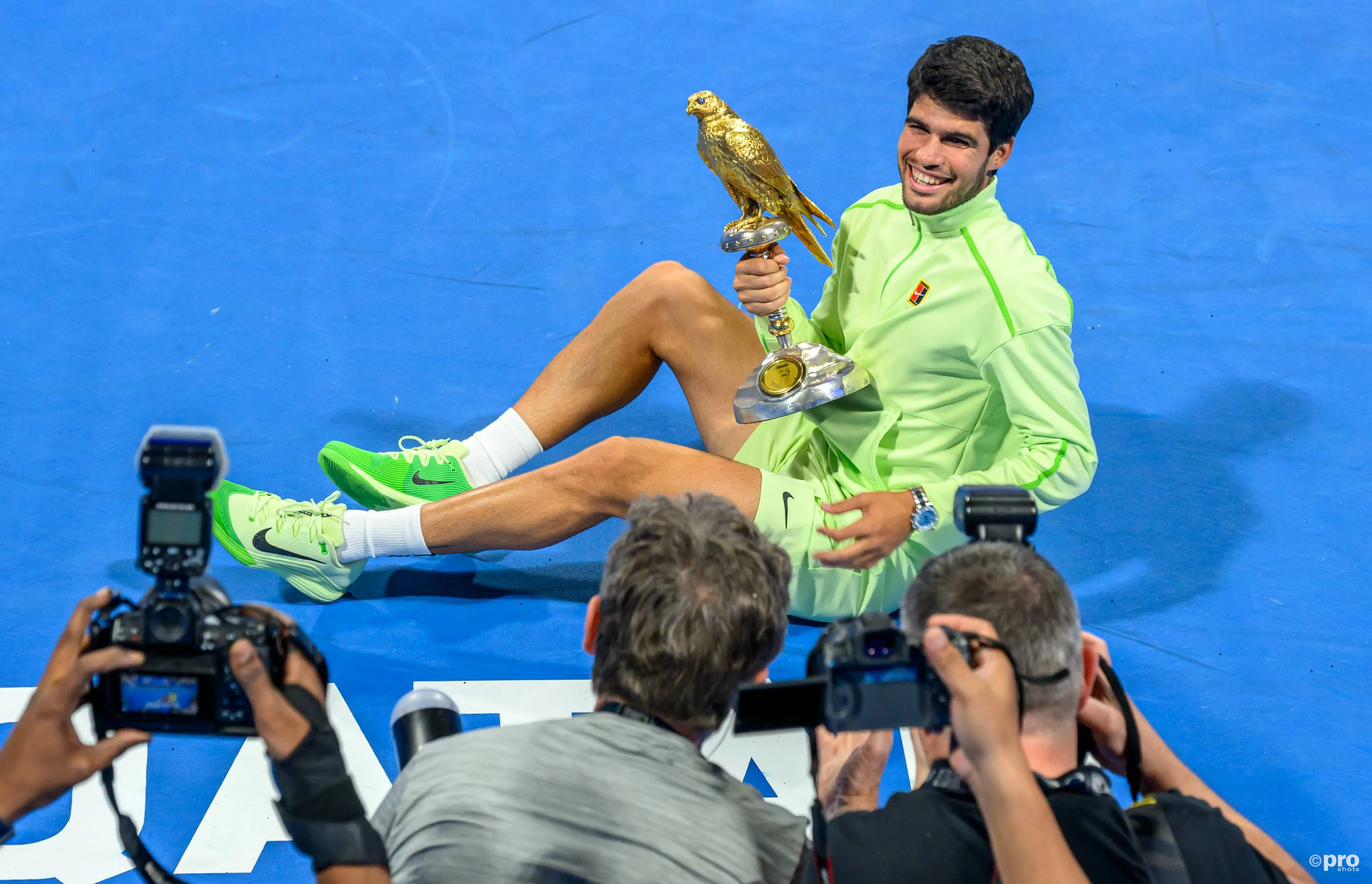 carlos-alcaraz-qatar-open-trophy-2026