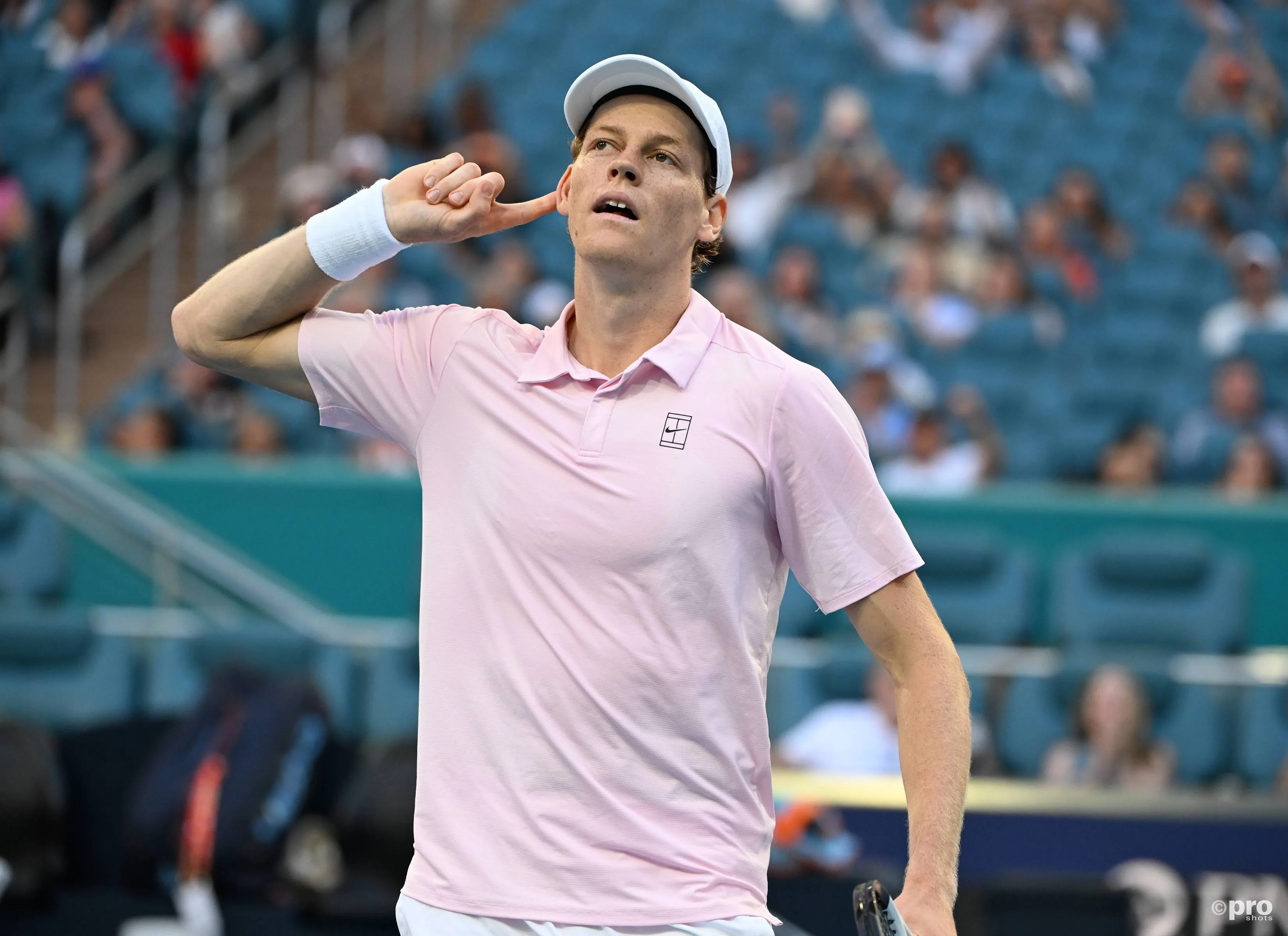 Jannik Sinner celebra la victoria y alcanza la final del Miami Open 2026