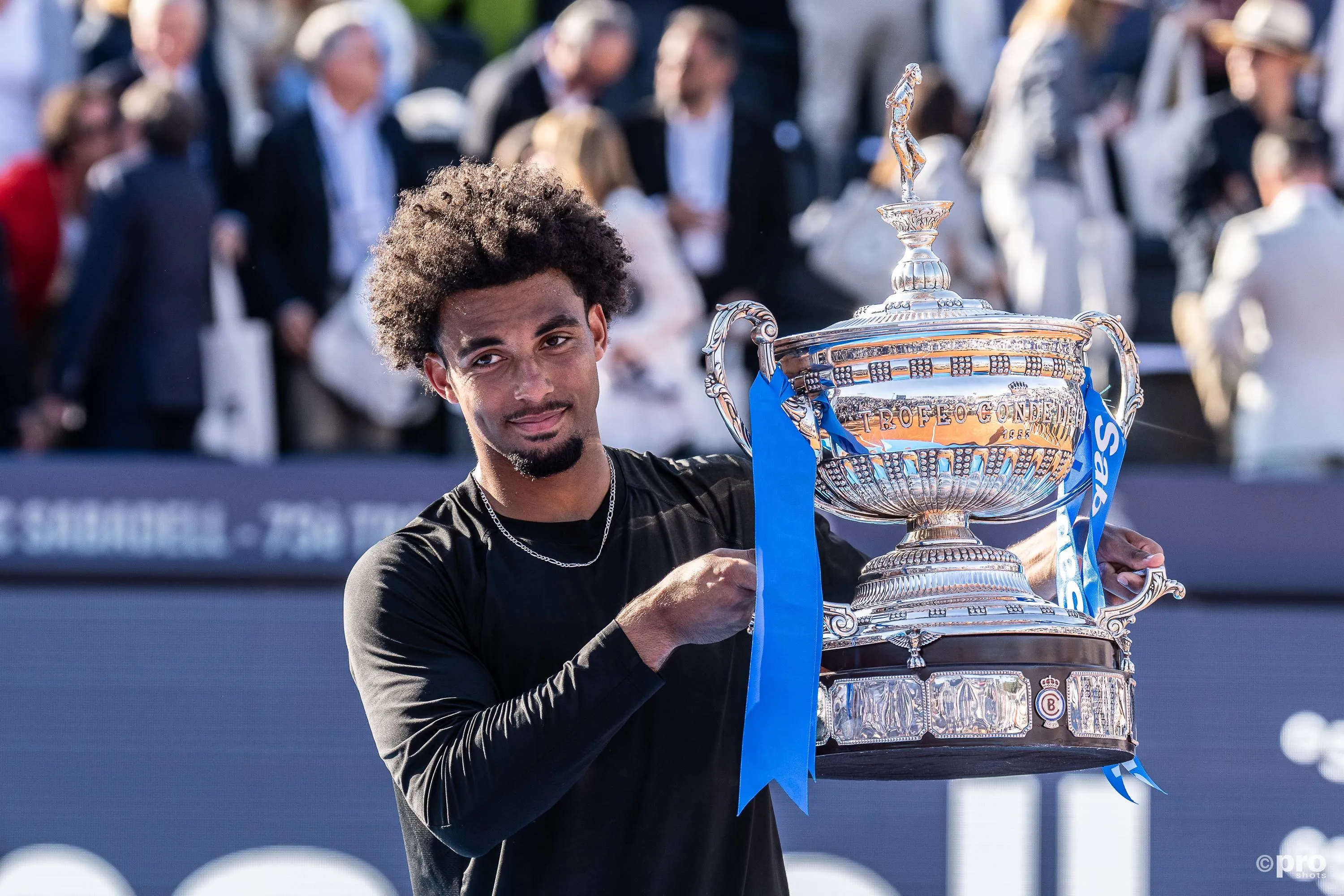 arthur-fils-barcelona-open-trophy