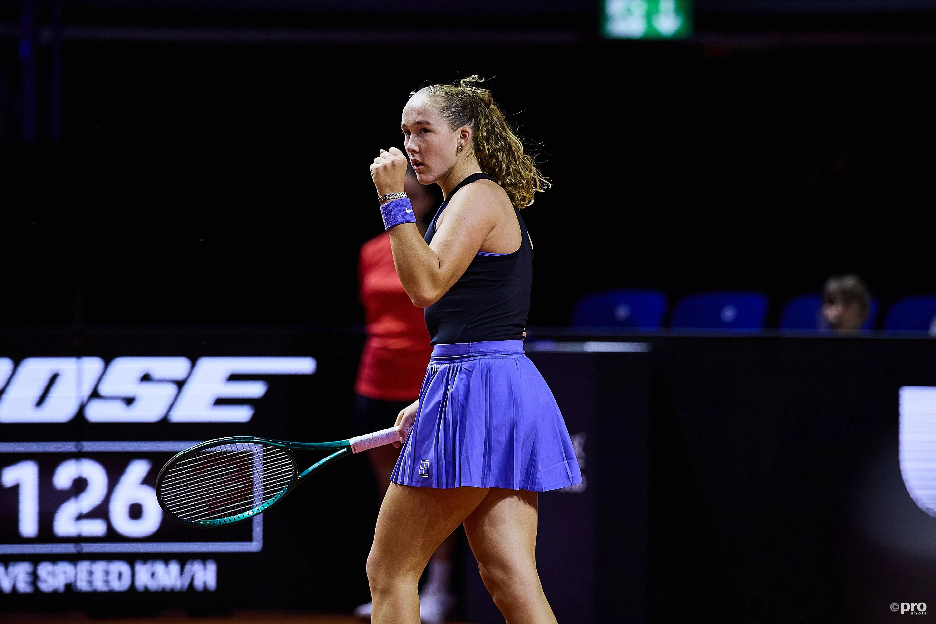 mirra-andreeva-celebration-porsche-tennis-grand-prix-stuttgart-open