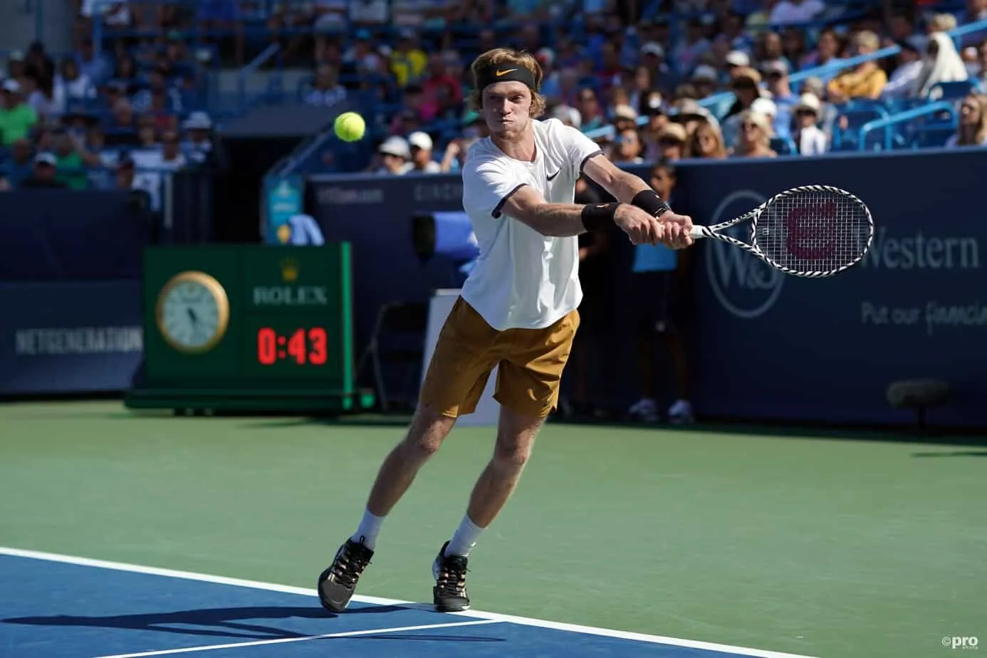 Sensational Rublev rolls past Thiem in Vienna. moves to Erste Bank Open semifinal