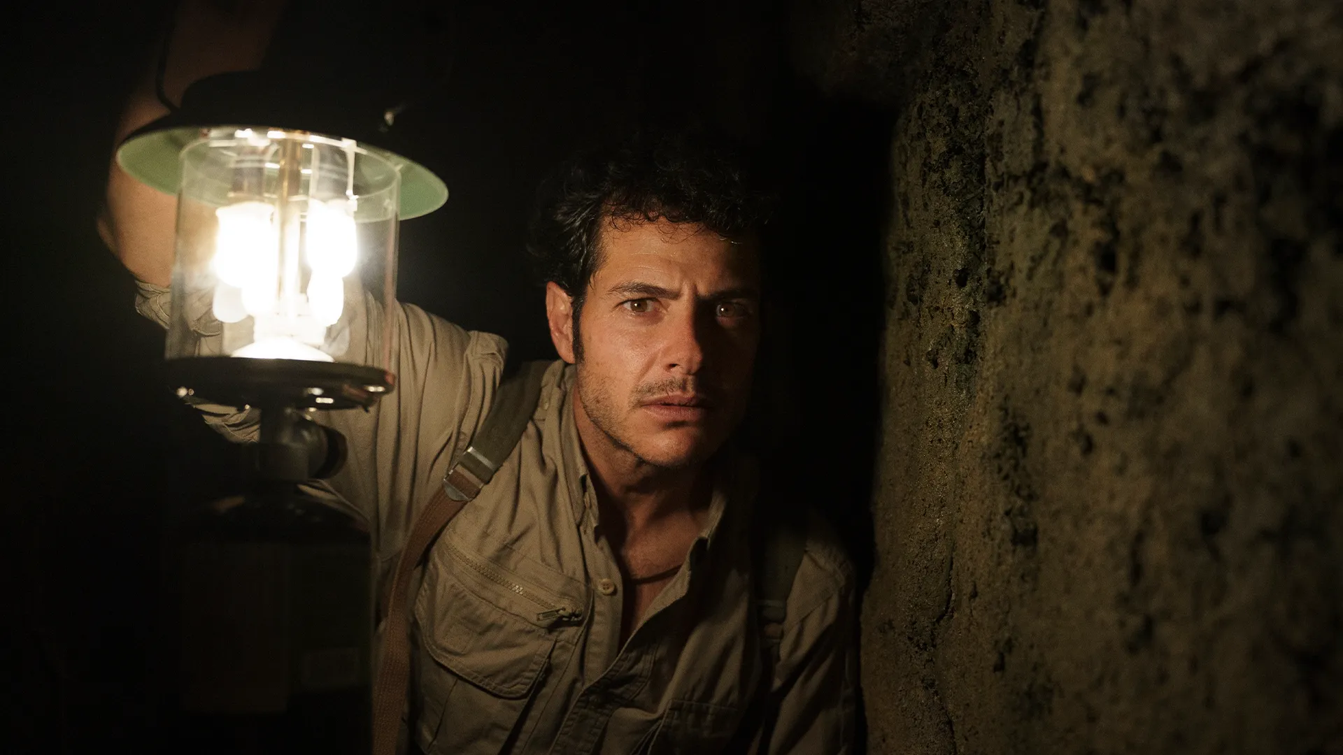 Avontuurlijke heist-serie met 'Narcos'-ster Alfonso Dosal nu te zien op Netflix